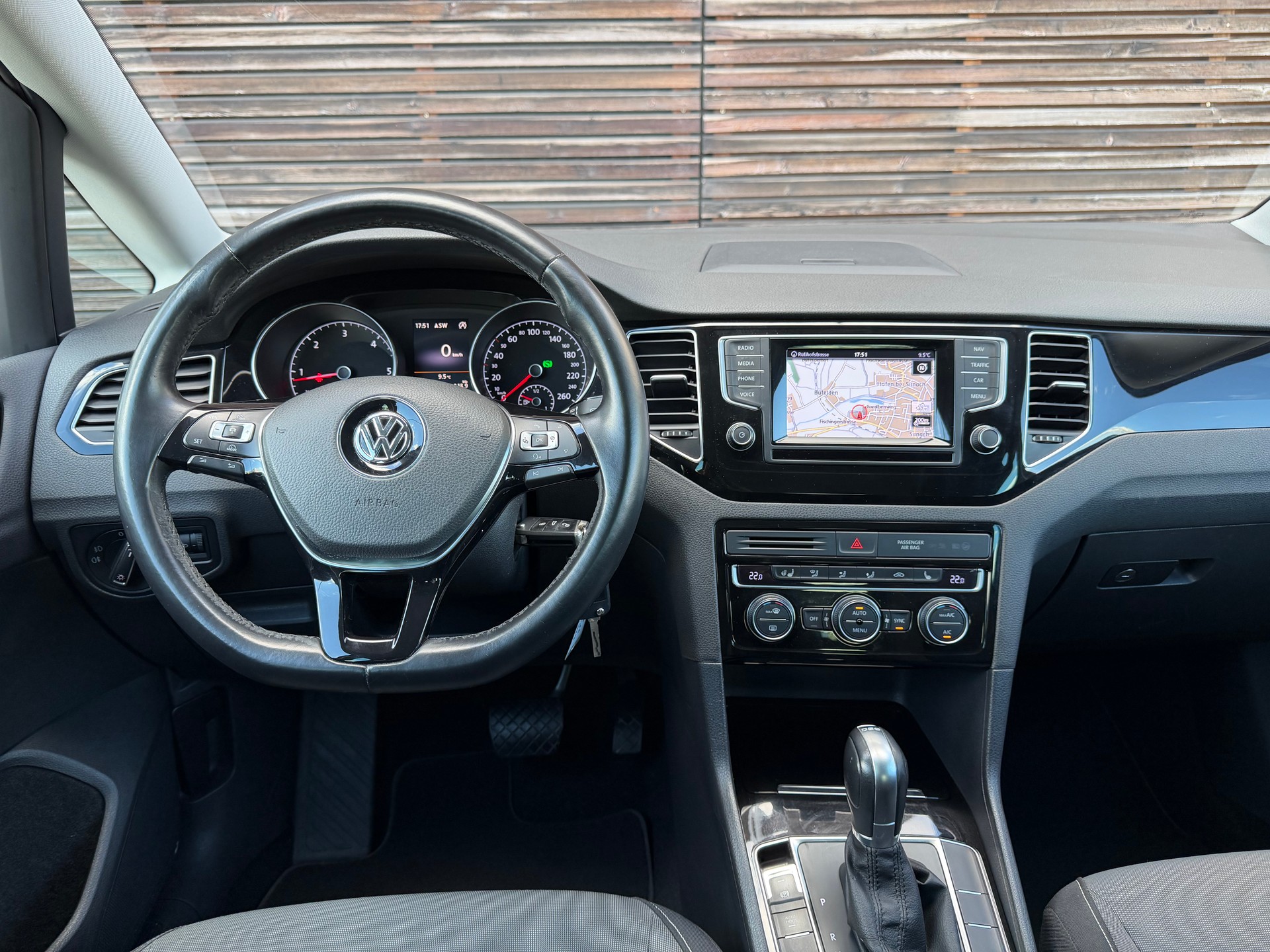 VW Golf Sportsvan 2.0 TDI Highline DSG-image-6