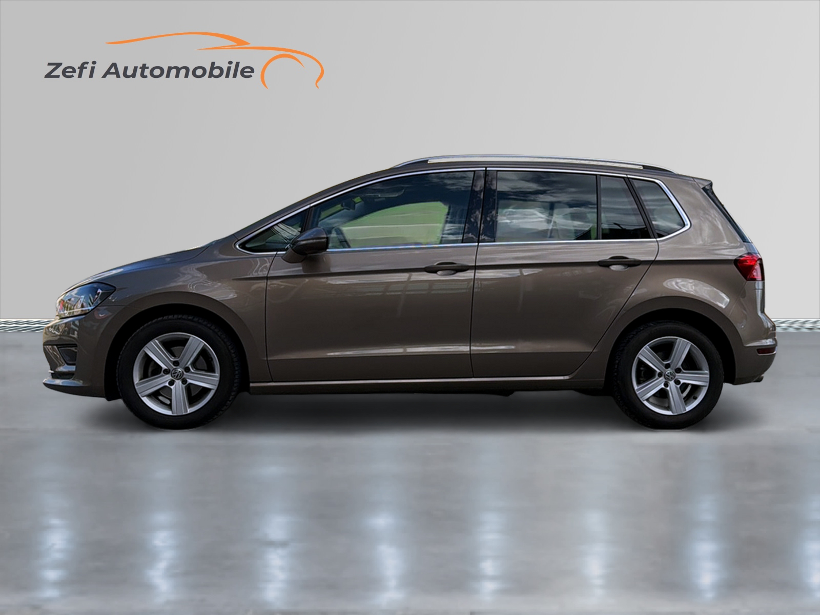 VW Golf Sportsvan 2.0 TDI Highline DSG-image-1