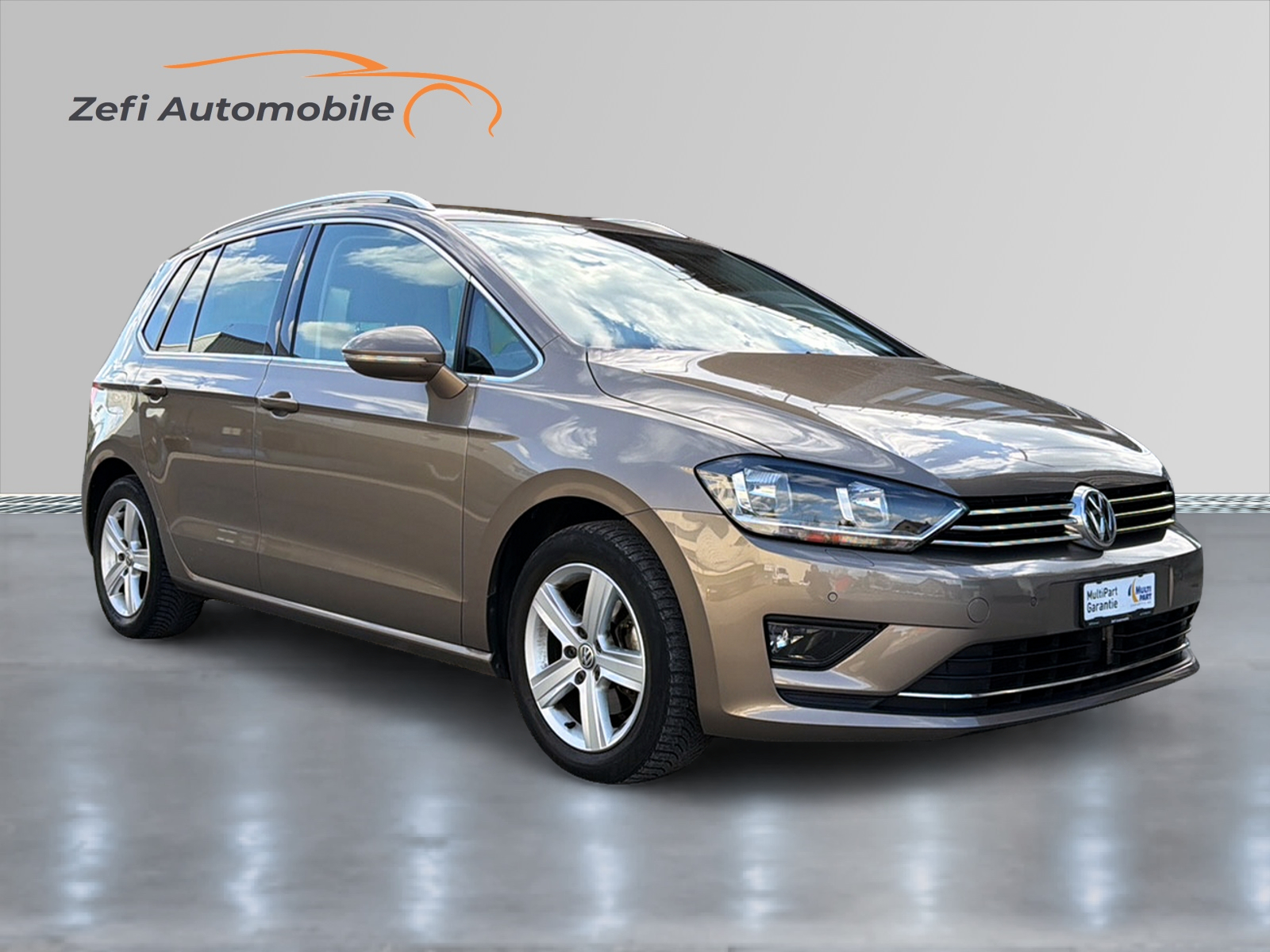 VW Golf Sportsvan 2.0 TDI Highline DSG-image-4