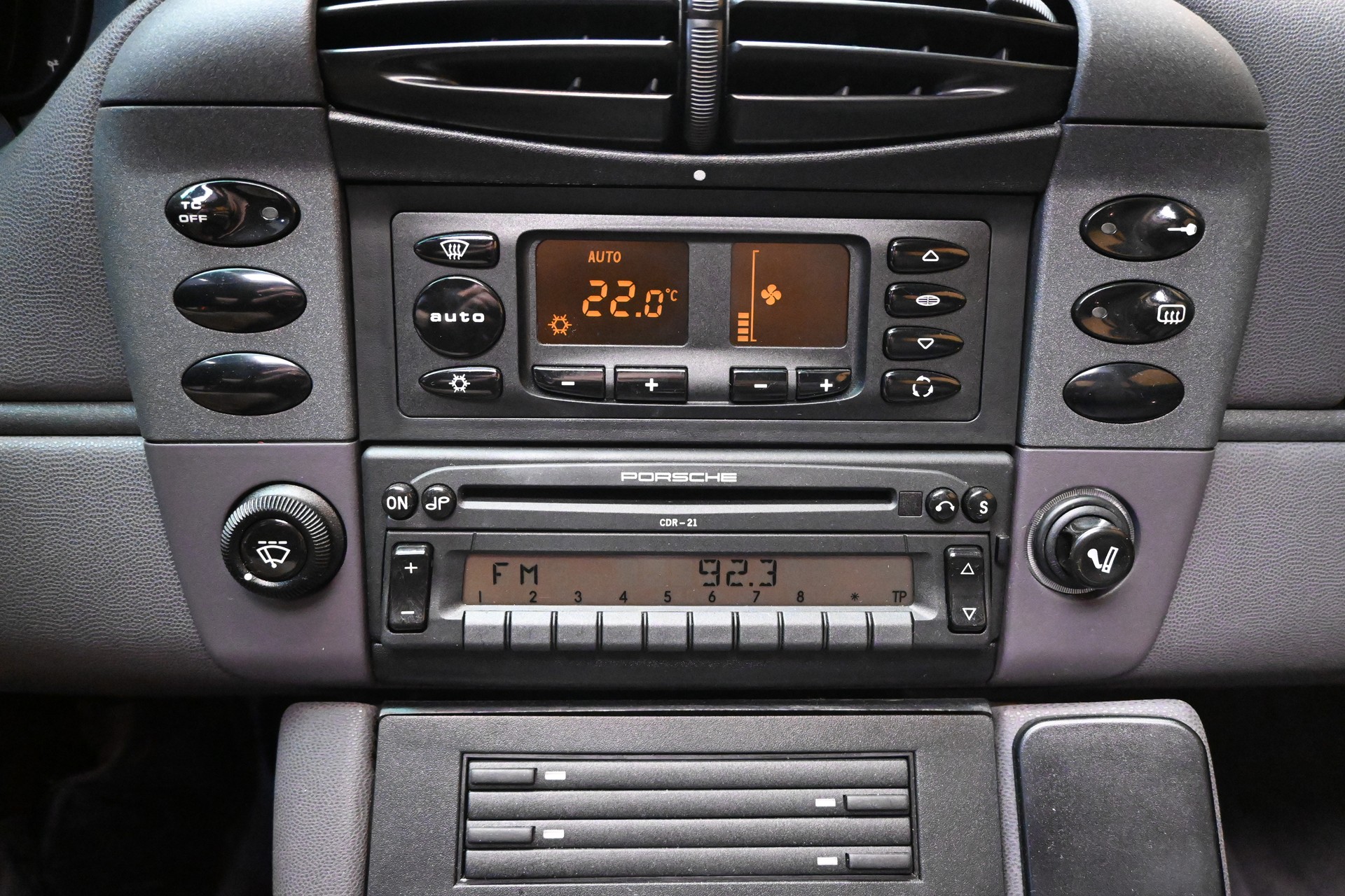 PORSCHE 911 Carrera*Nur 57000Km*-image-9