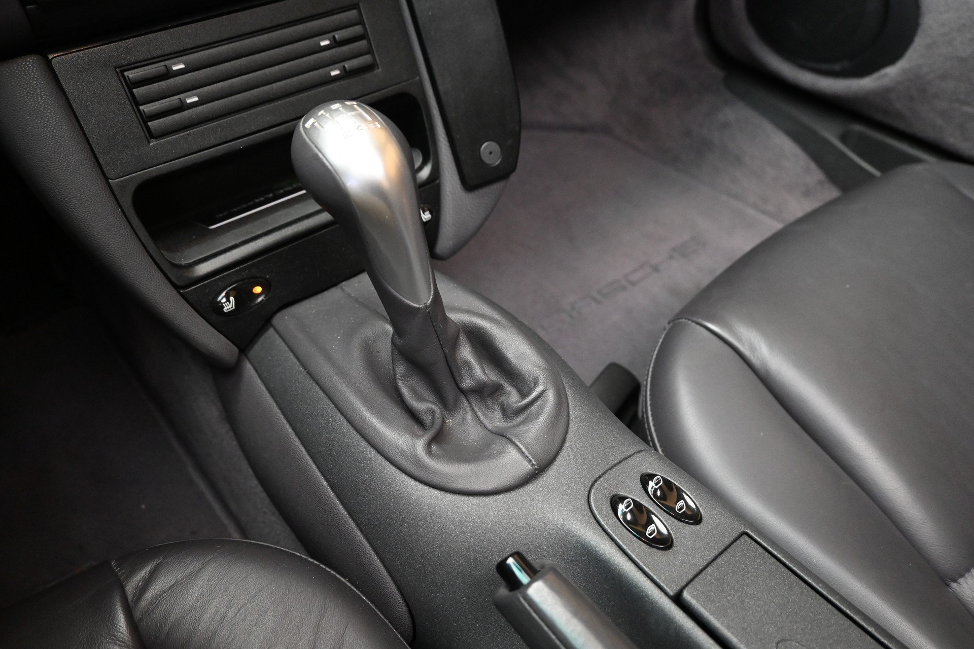 PORSCHE 911 Carrera*Nur 57000Km*-image-11