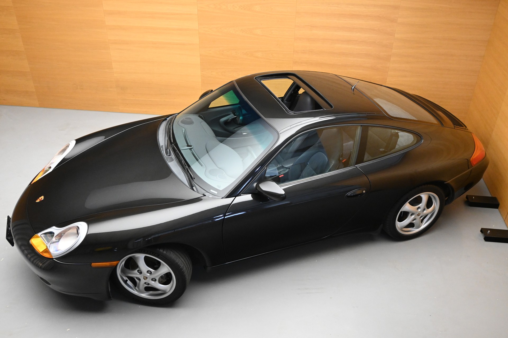 PORSCHE 911 Carrera*Nur 57000Km*-showroom-element-1