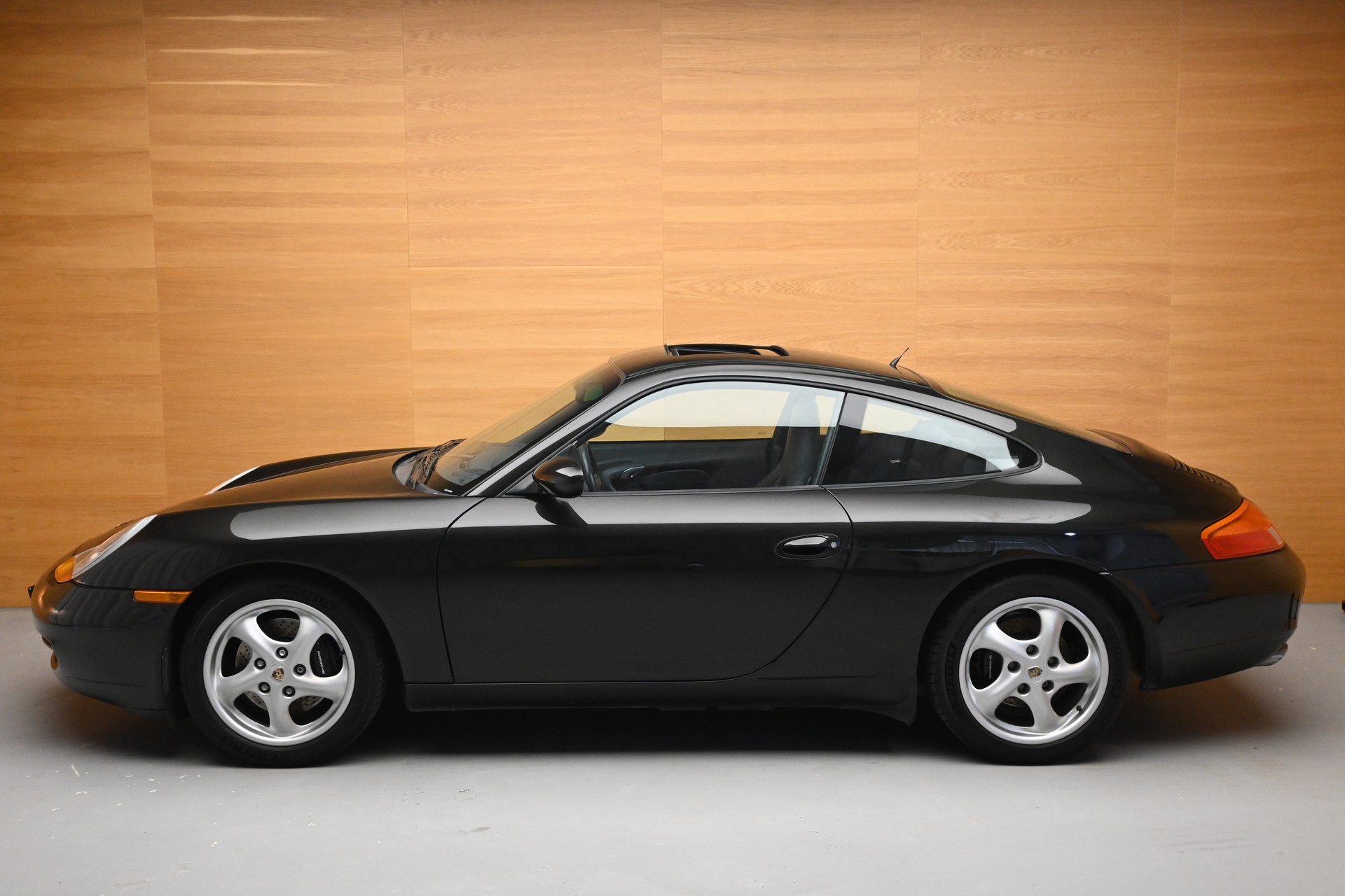 PORSCHE 911 Carrera*Nur 57000Km*-showroom-element-3