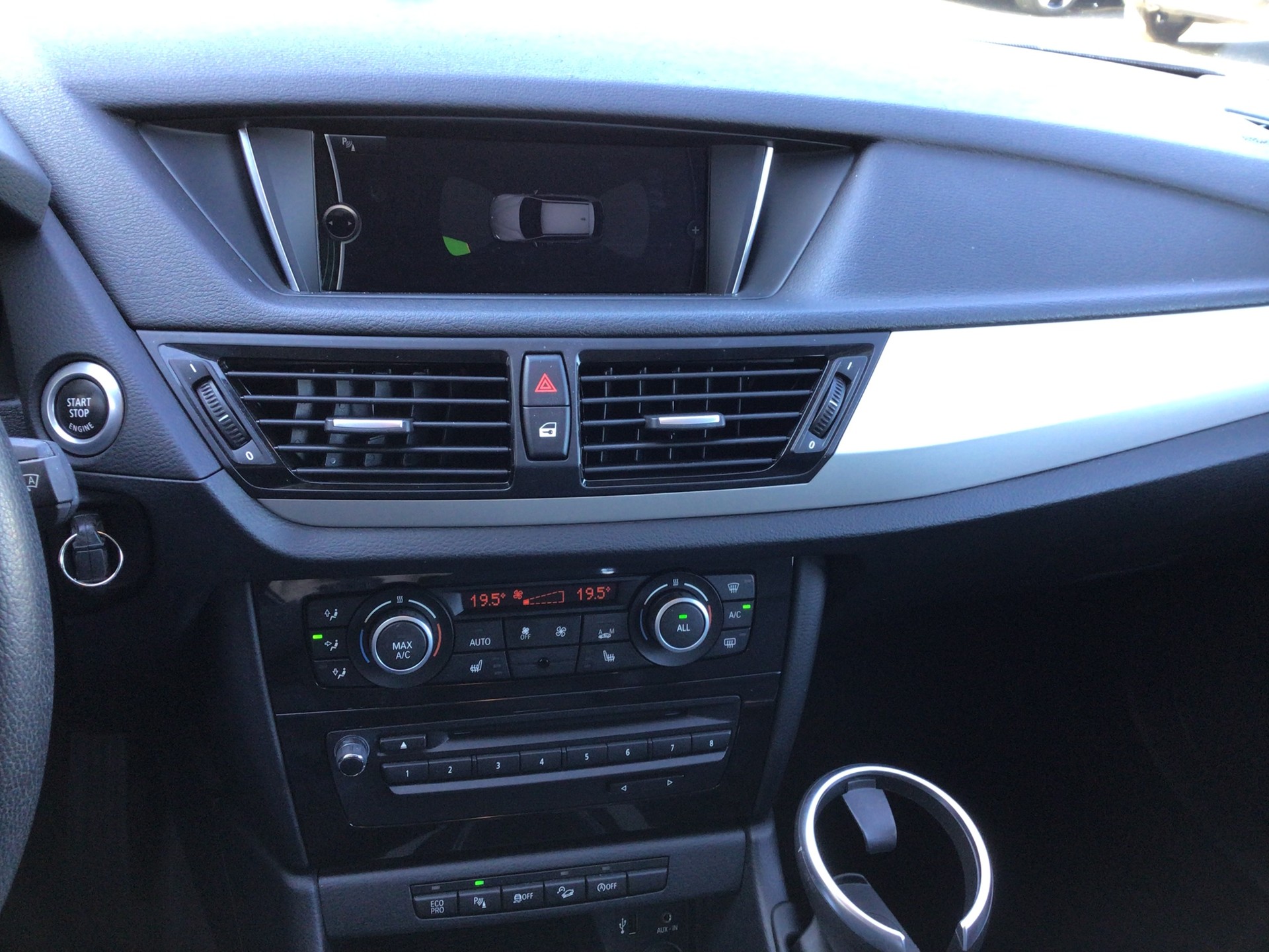 BMW X1 xDrive 20i Steptronic-image-10