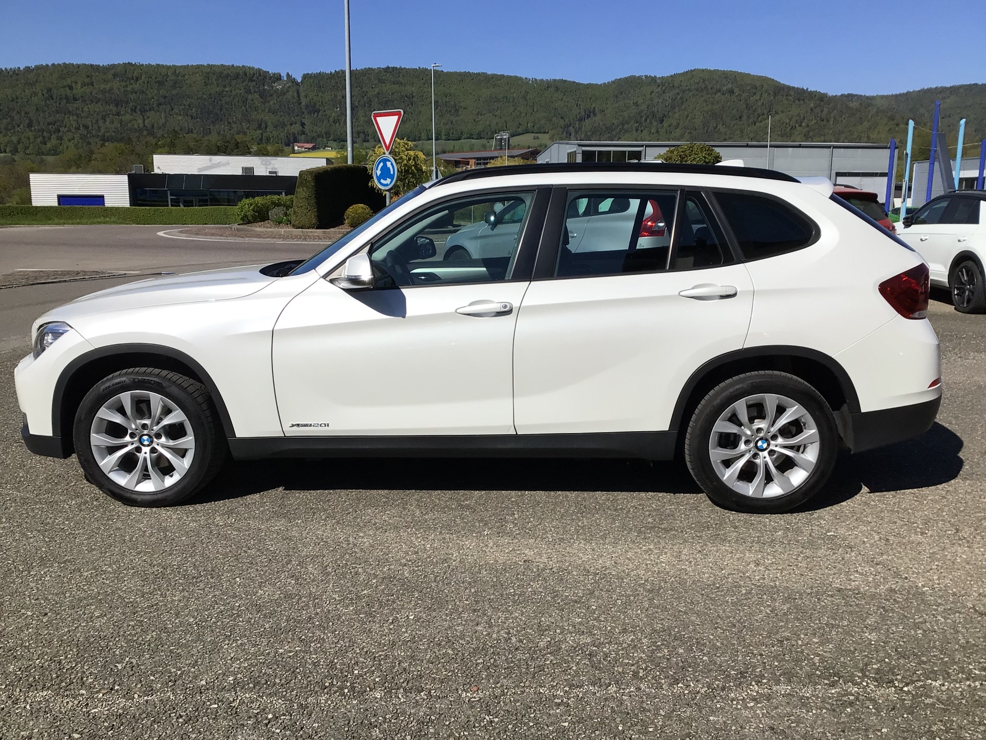 BMW X1 xDrive 20i Steptronic-image-13