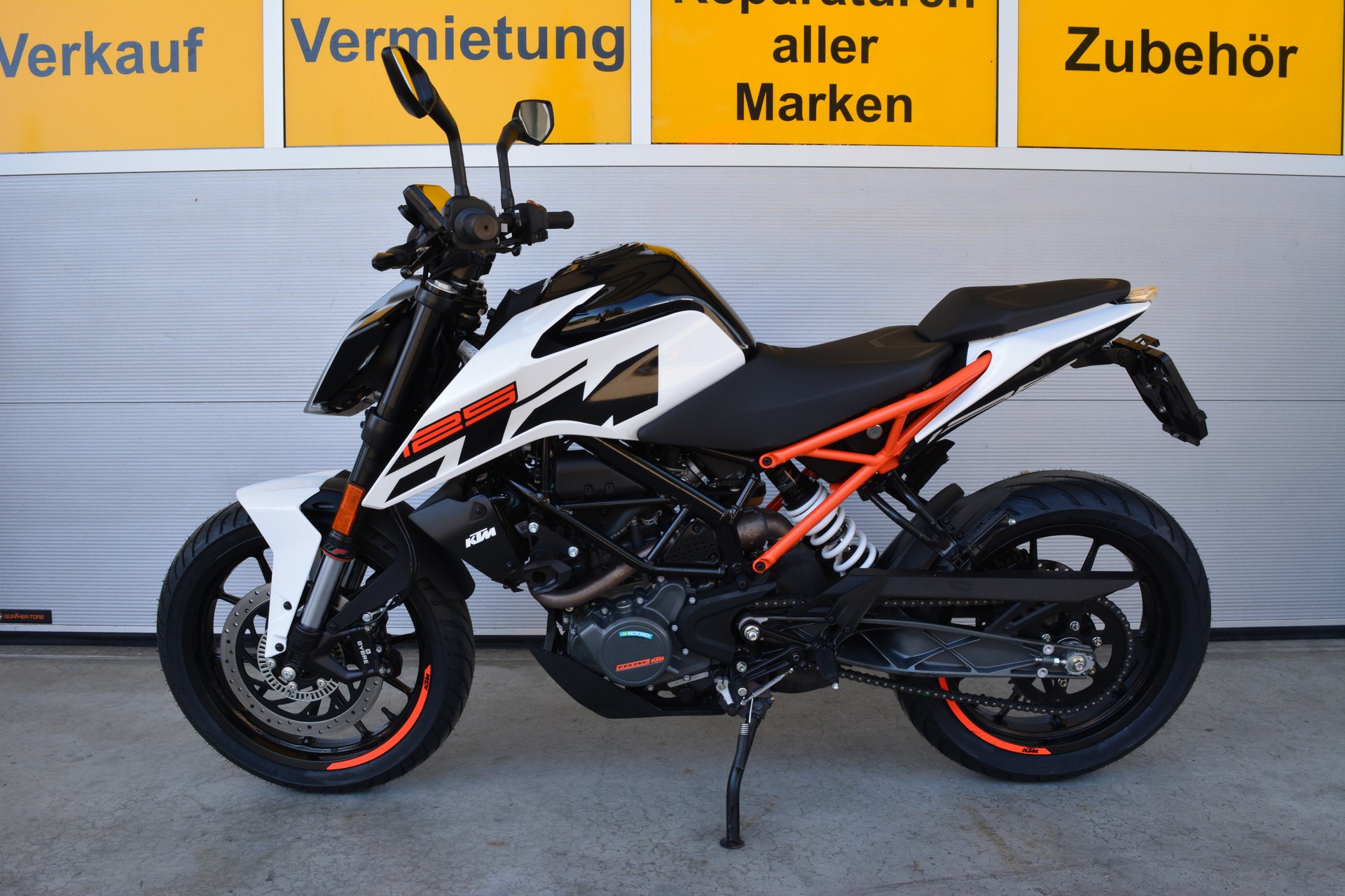KTM 125 Duke ABS-image-0