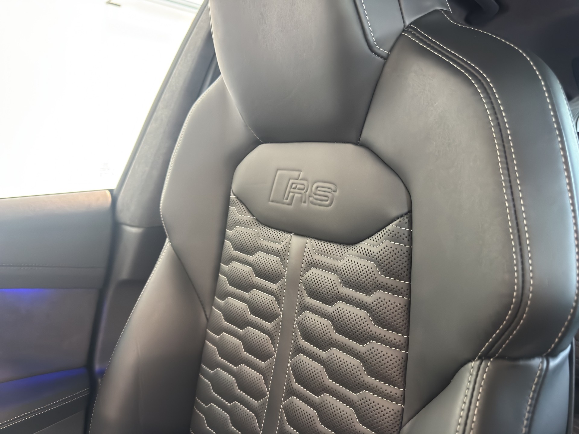 AUDI RSQ8 quattro tiptronic-image-28