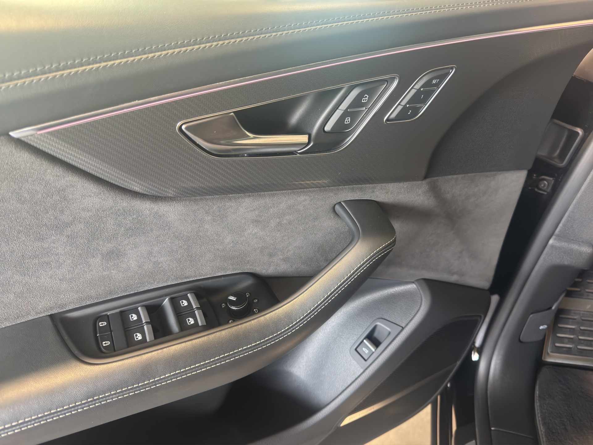 AUDI RSQ8 quattro tiptronic-image-11