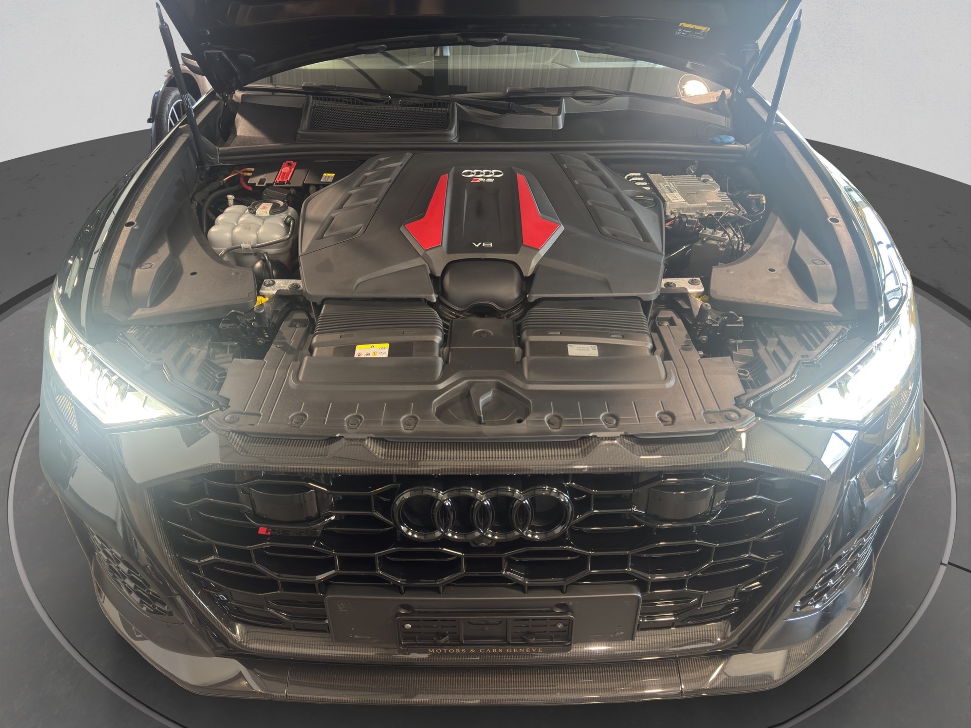 AUDI RSQ8 quattro tiptronic-image-18