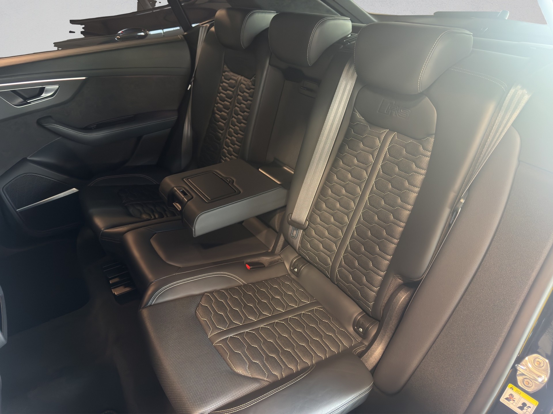 AUDI RSQ8 quattro tiptronic-image-12