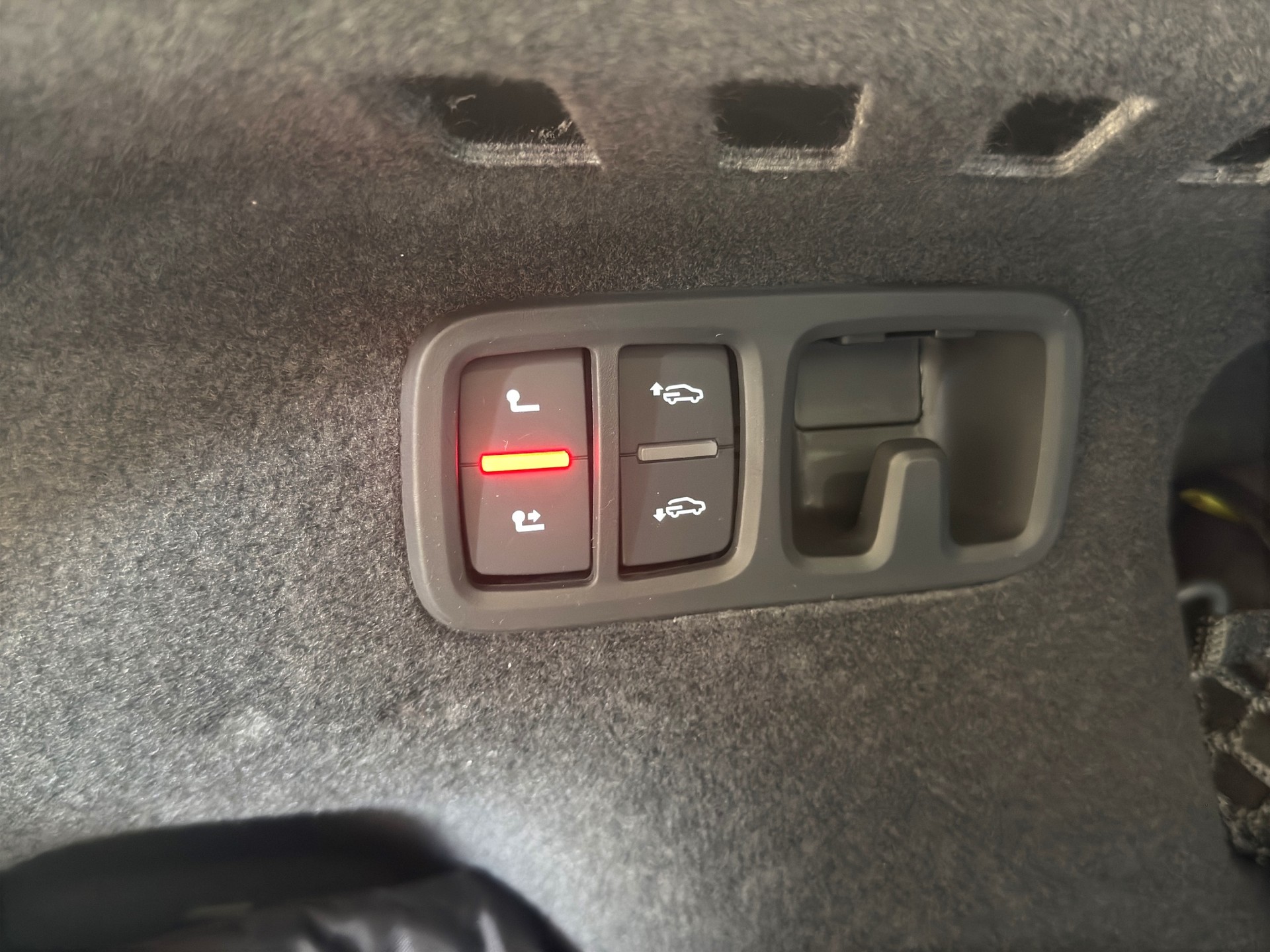 AUDI RSQ8 quattro tiptronic-image-21
