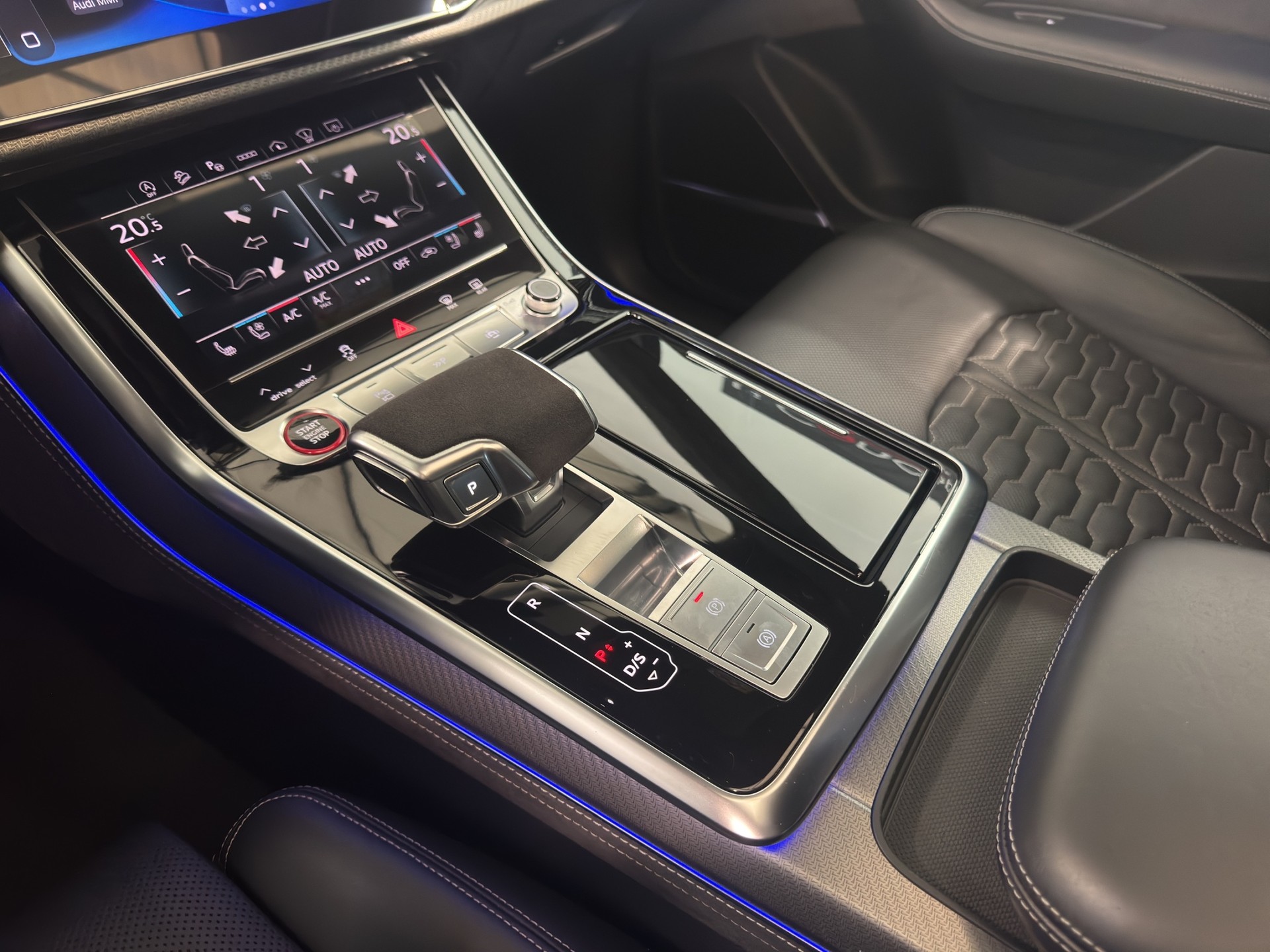 AUDI RSQ8 quattro tiptronic-image-14