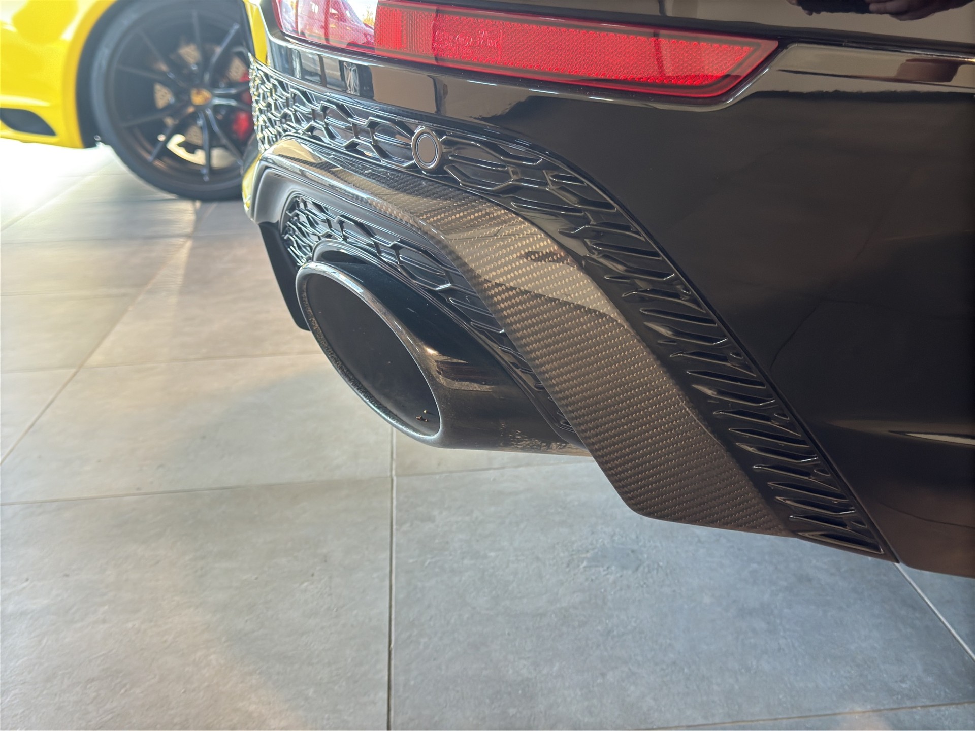 AUDI RSQ8 quattro tiptronic-image-26