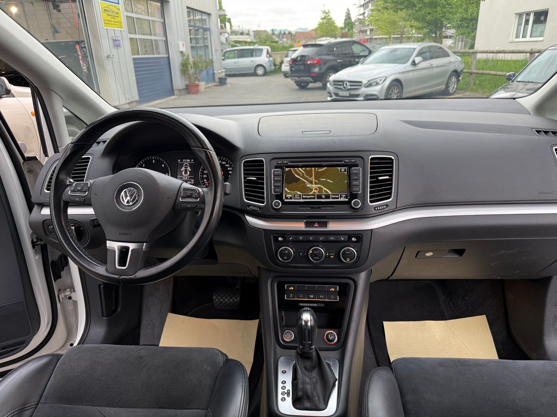 VW Sharan 2.0 TDI BlueMotion Technology Highline DSG-image-12