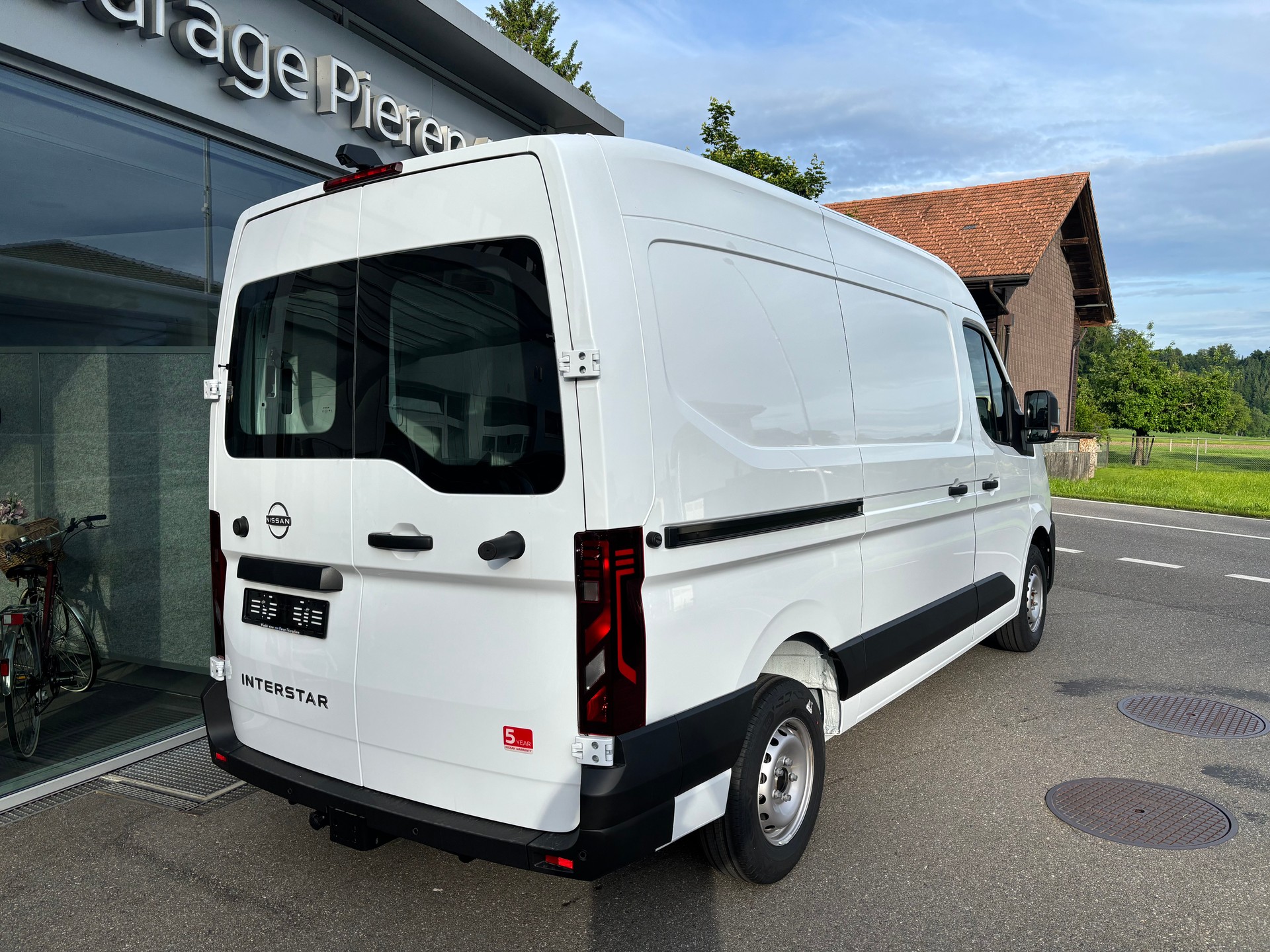 NISSAN Interstar 150 3.5L2H2 Acenta-image-3