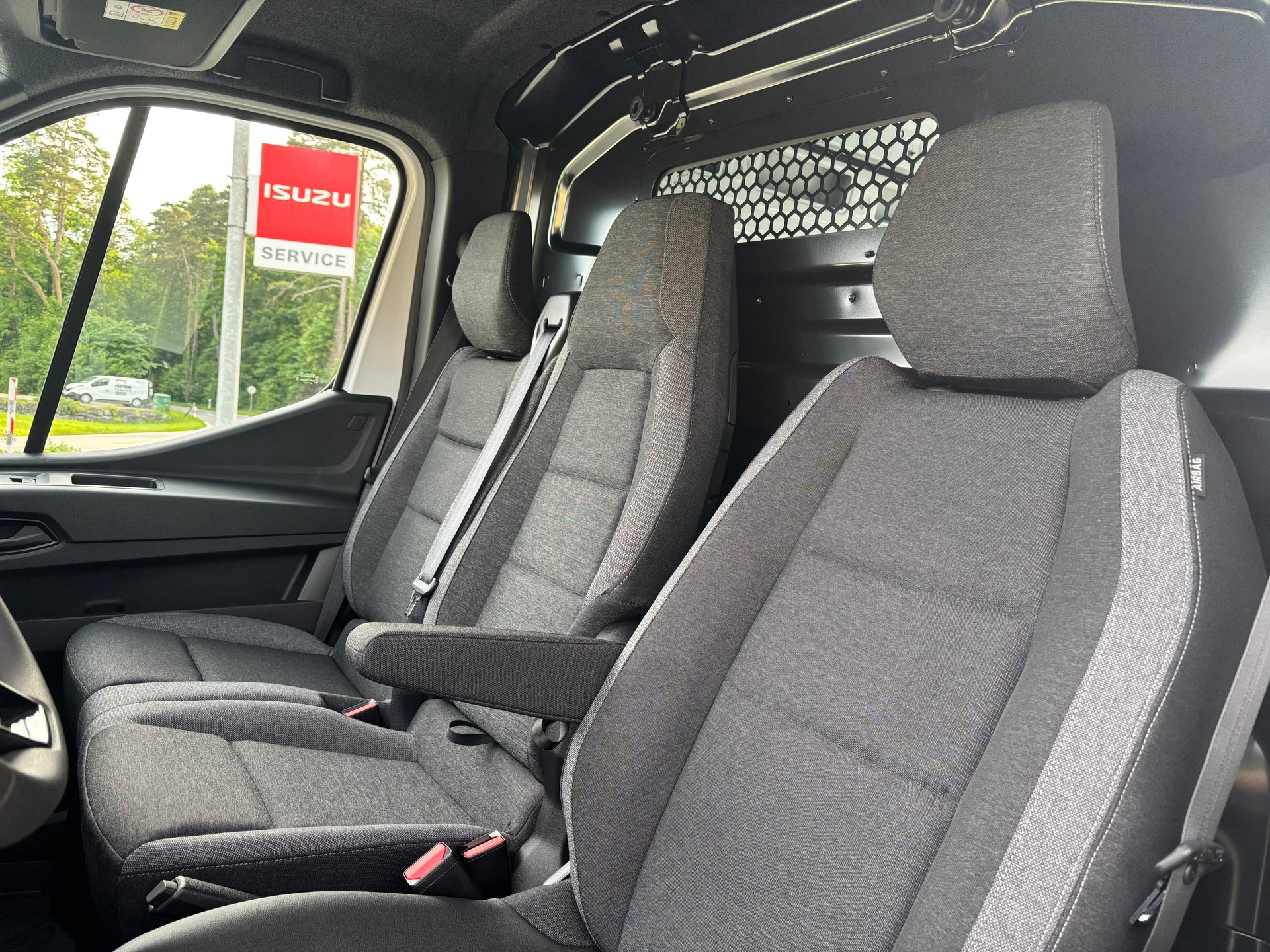 NISSAN Interstar 150 3.5L2H2 Acenta-image-11