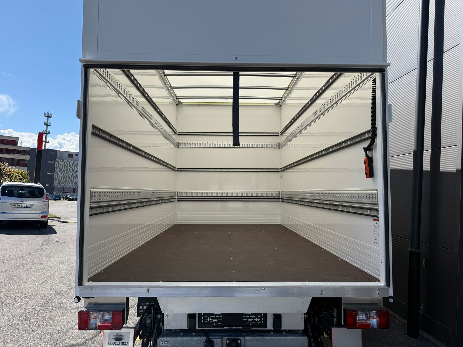 MAXUS Deliver 9 2.0D L4 RWD Luxury-image-18