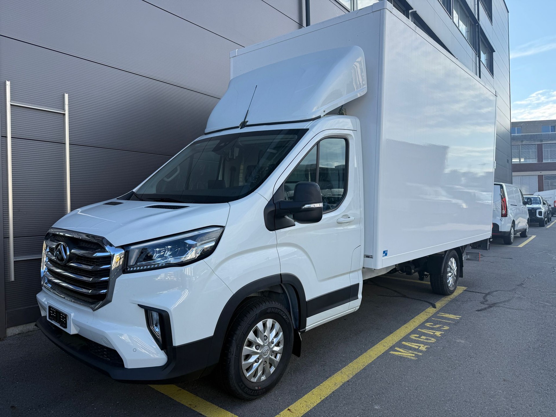 MAXUS Deliver 9 2.0D L4 RWD Luxury