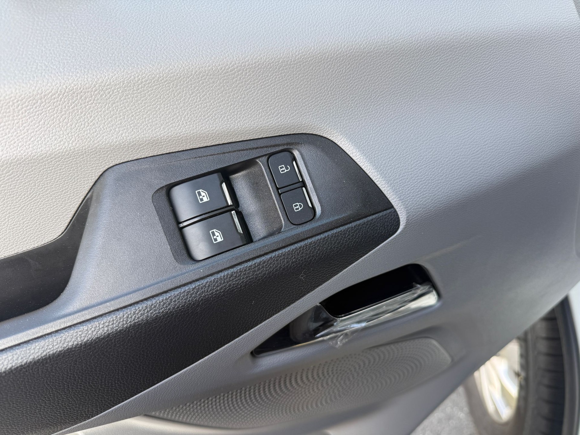 MAXUS Deliver 9 2.0D L4 RWD Luxury-image-16