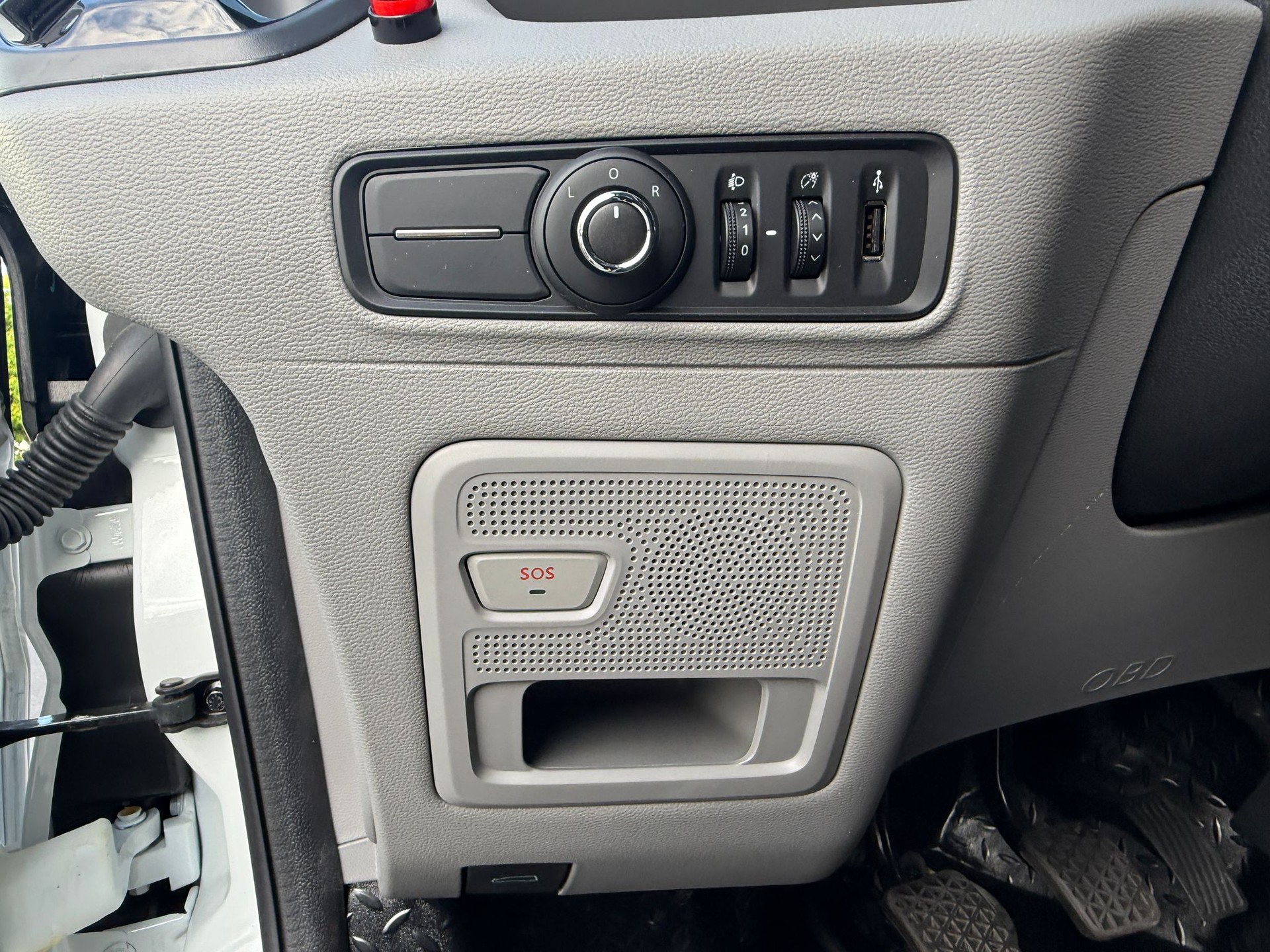 MAXUS Deliver 9 2.0D L4 RWD Luxury-image-14