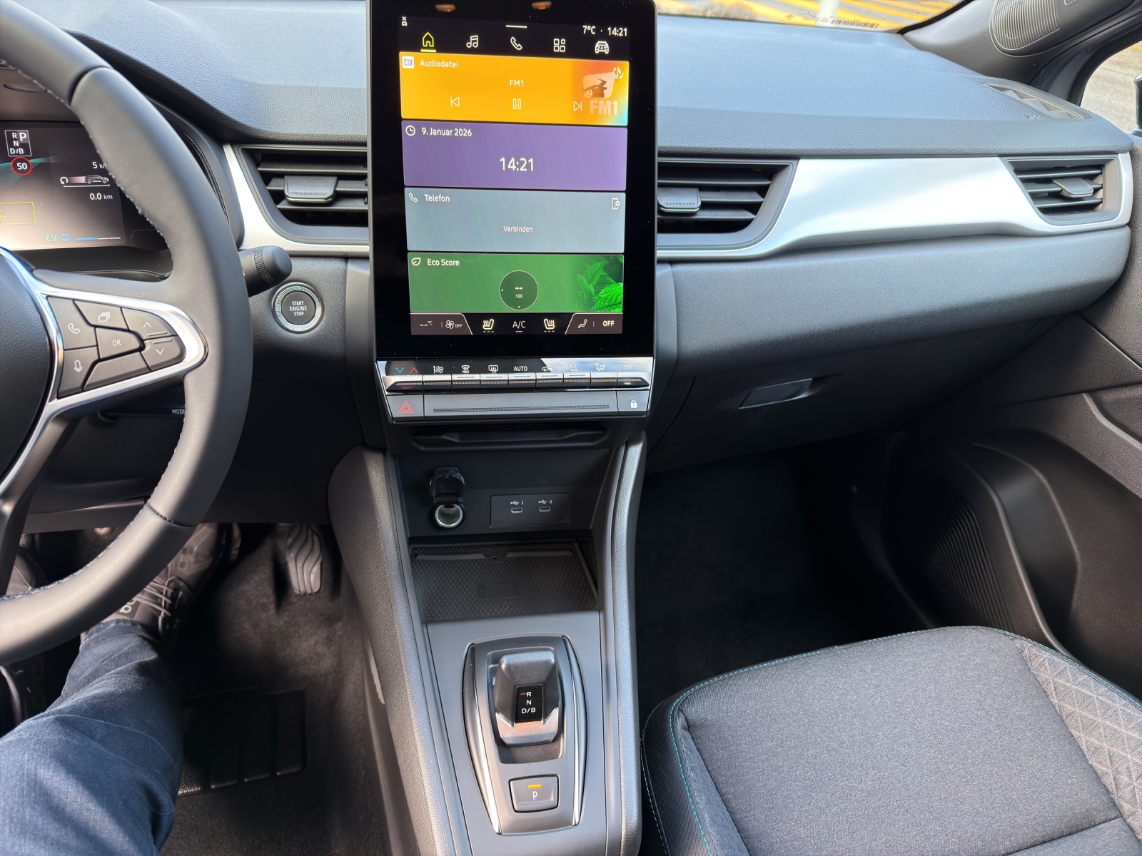 MITSUBISHI Grandis 1.8 HEV Invite+-image-12