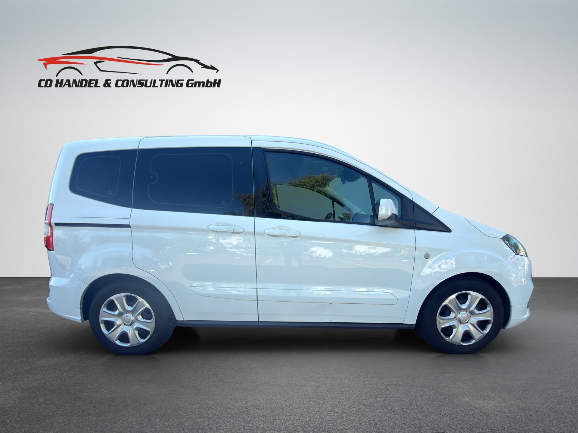 FORD Tourneo Courier 1.0 SCTi Trend-image-6