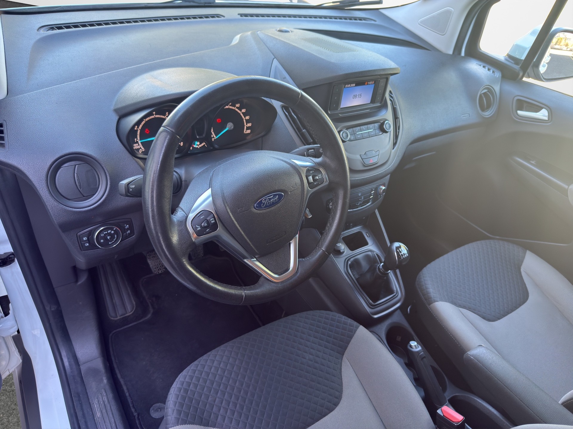 FORD Tourneo Courier 1.0 SCTi Trend-image-9