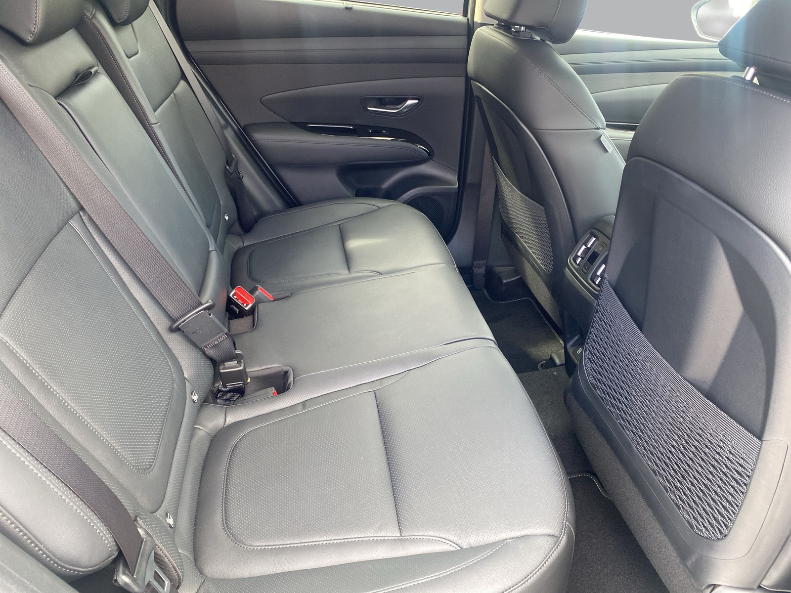HYUNDAI Tucson 1.6 TGDI HEV Swiss Edition 4WD-image-13