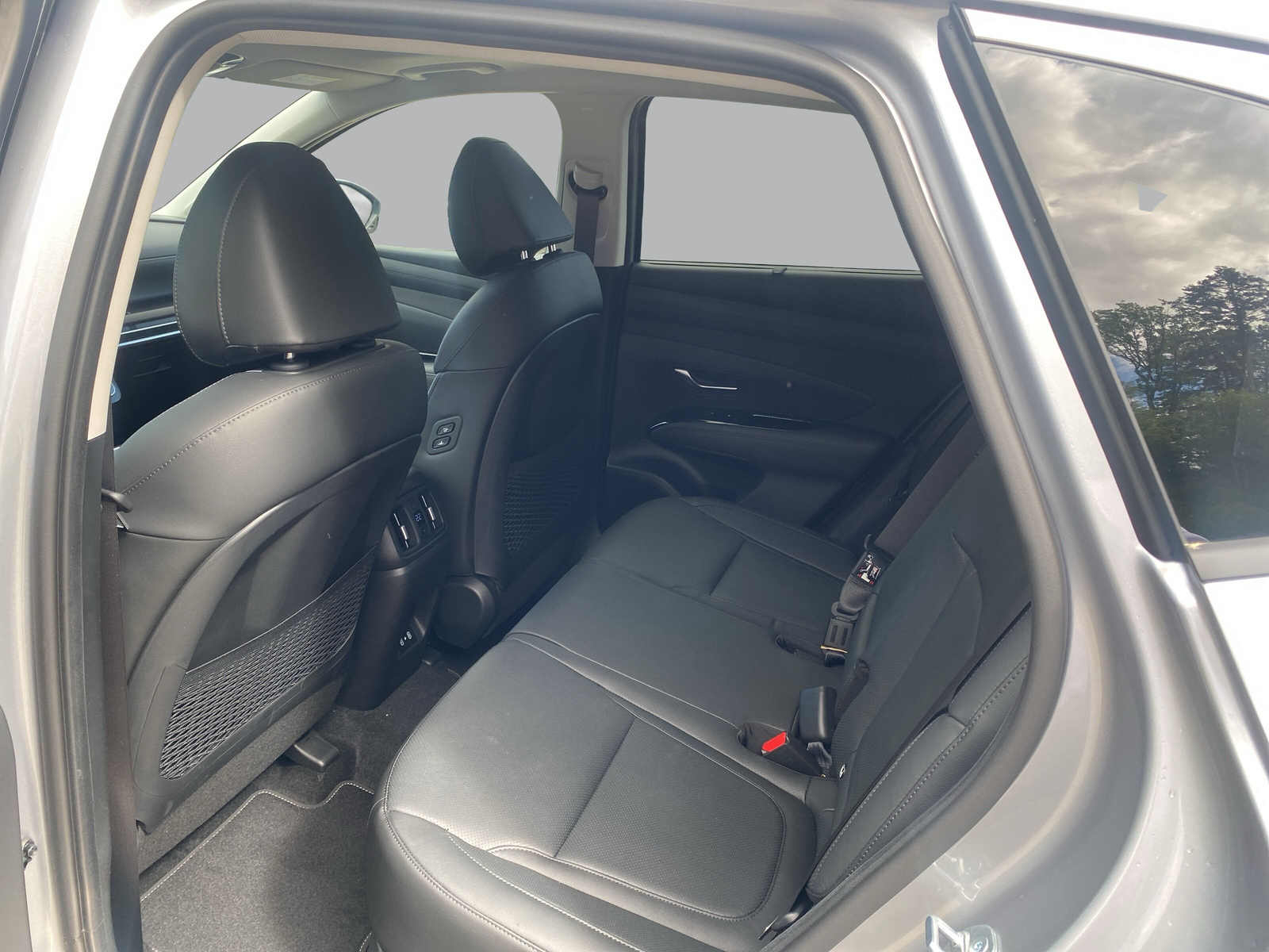 HYUNDAI Tucson 1.6 TGDI HEV Swiss Edition 4WD-image-8