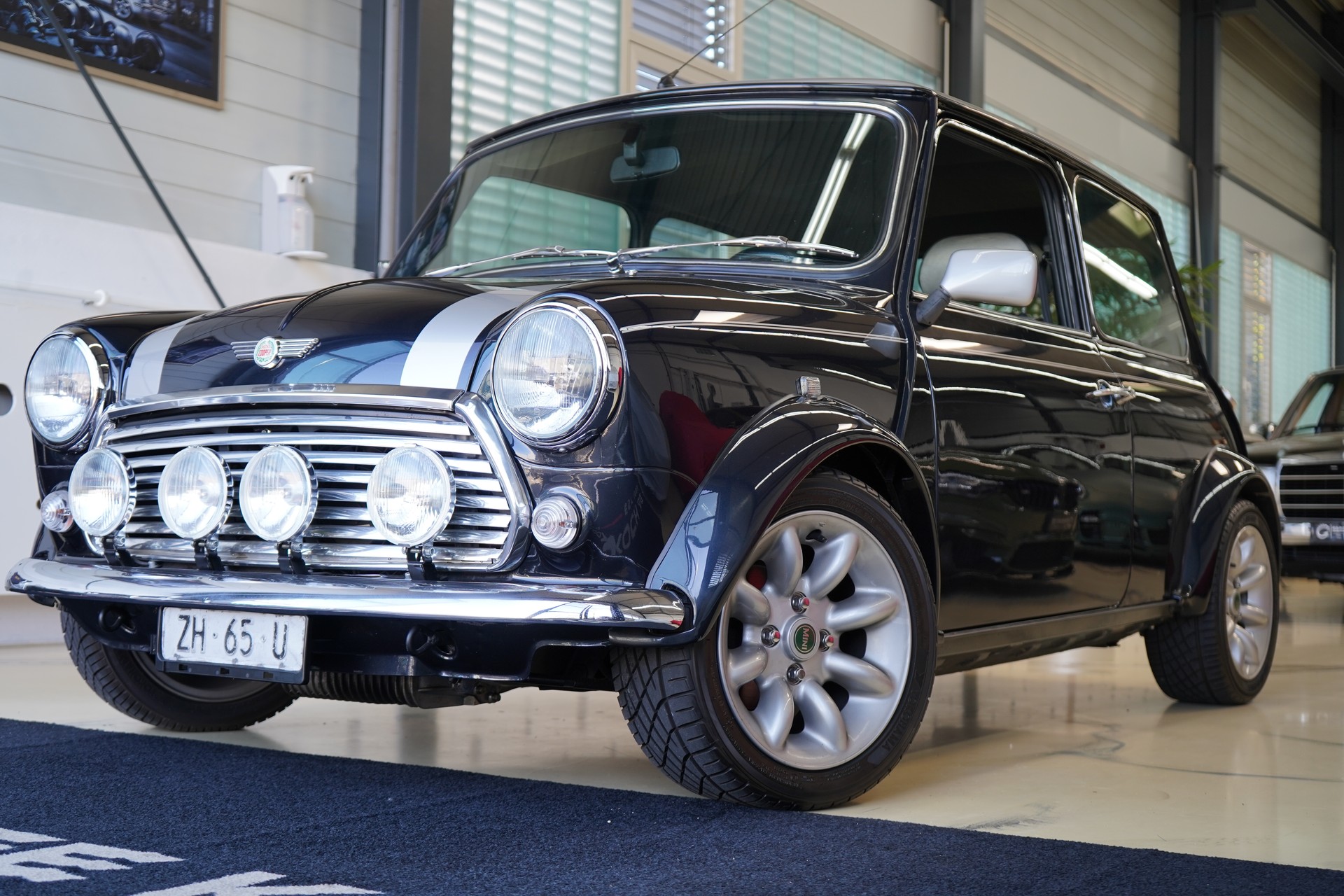 MINI Cooper Sport 103-showroom-element-1