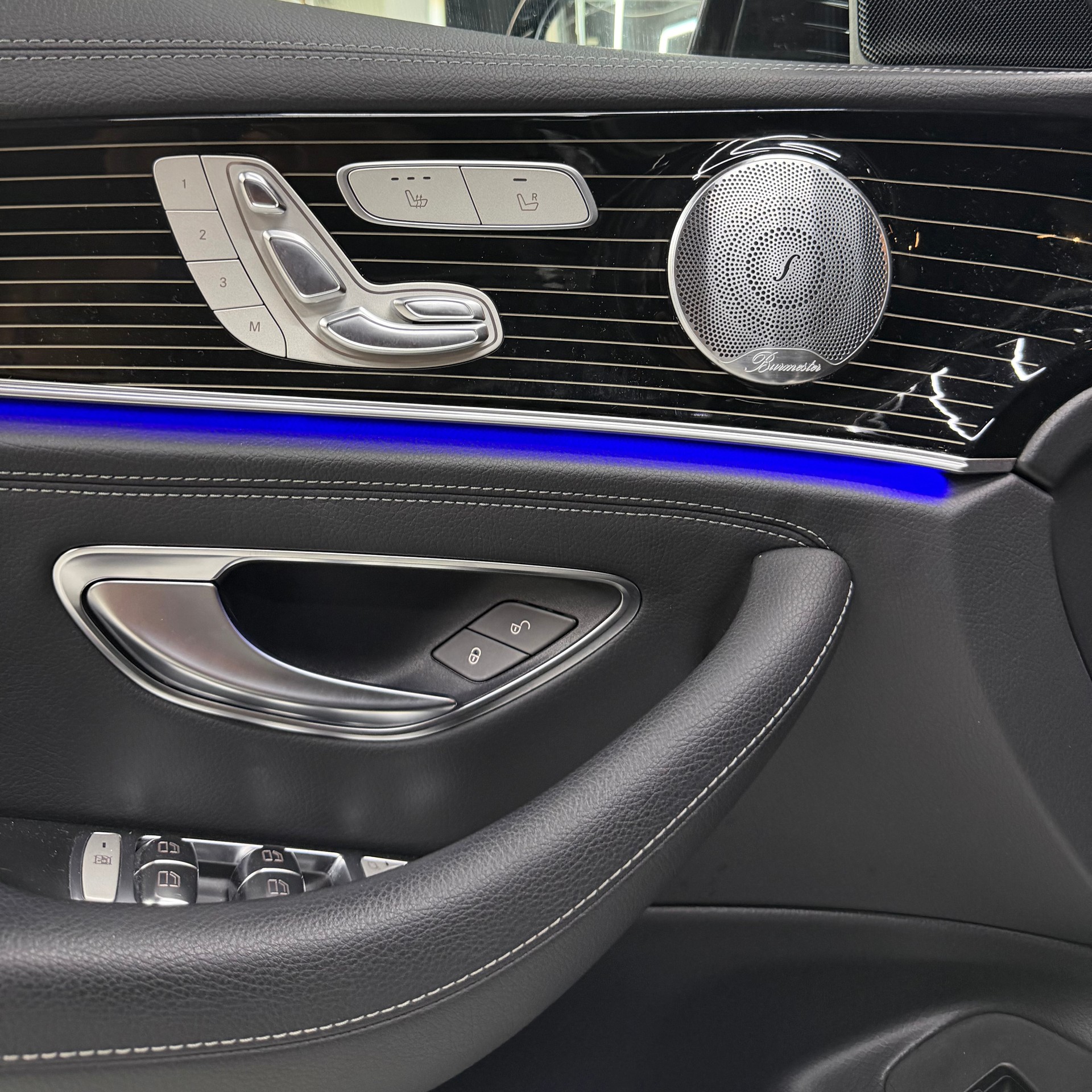 MERCEDES-BENZ E 400 Exclusive 4Matic 9G-Tronic-image-10