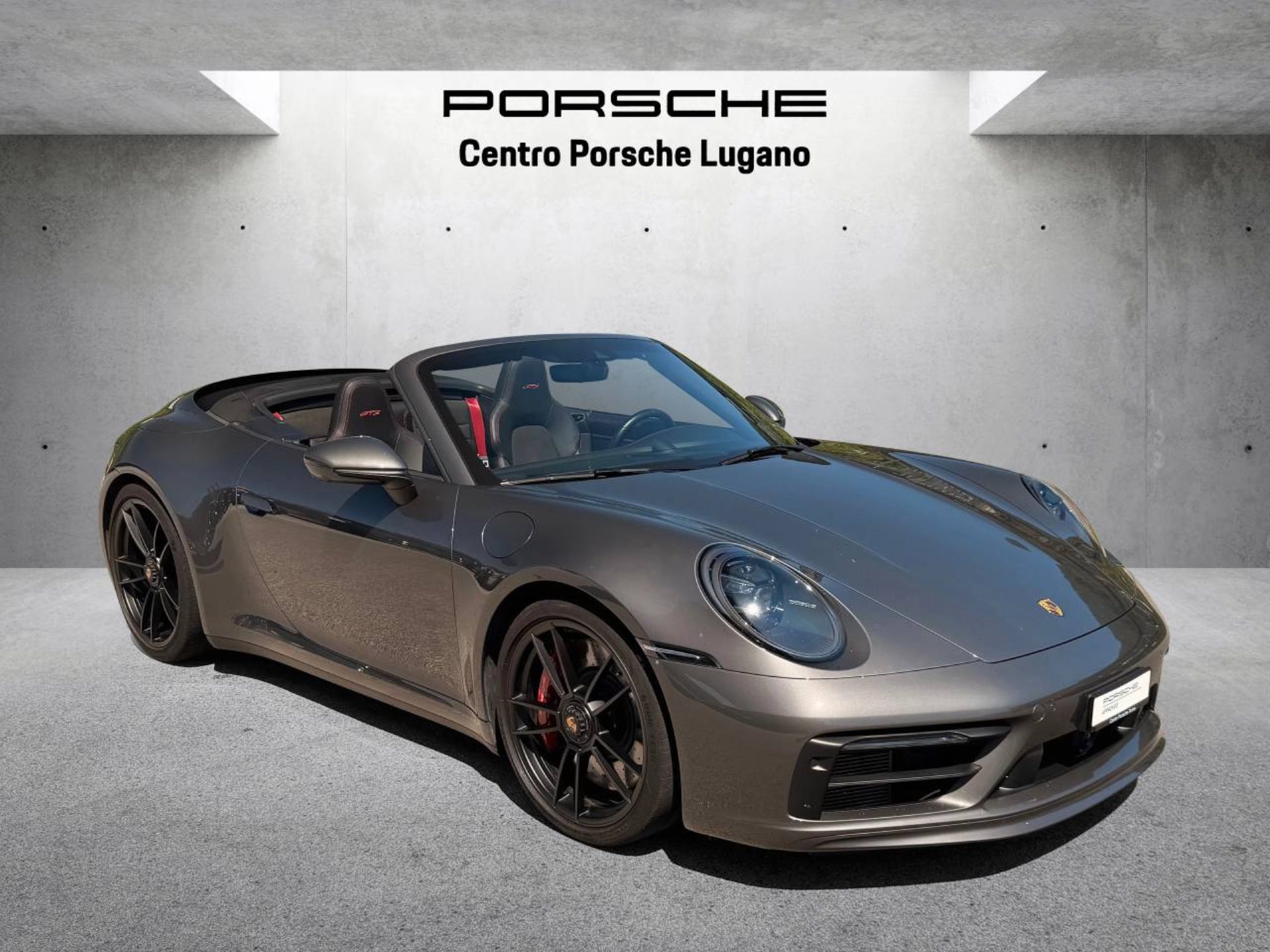 PORSCHE 911 Carrera 4 GTS Cabriolet (MY23)-image-5
