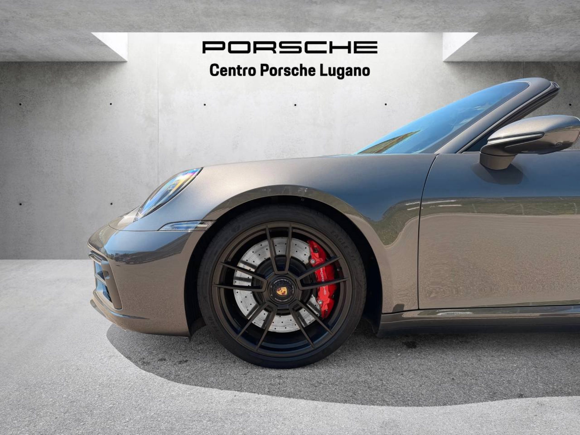 PORSCHE 911 Carrera 4 GTS Cabriolet (MY23)-image-11
