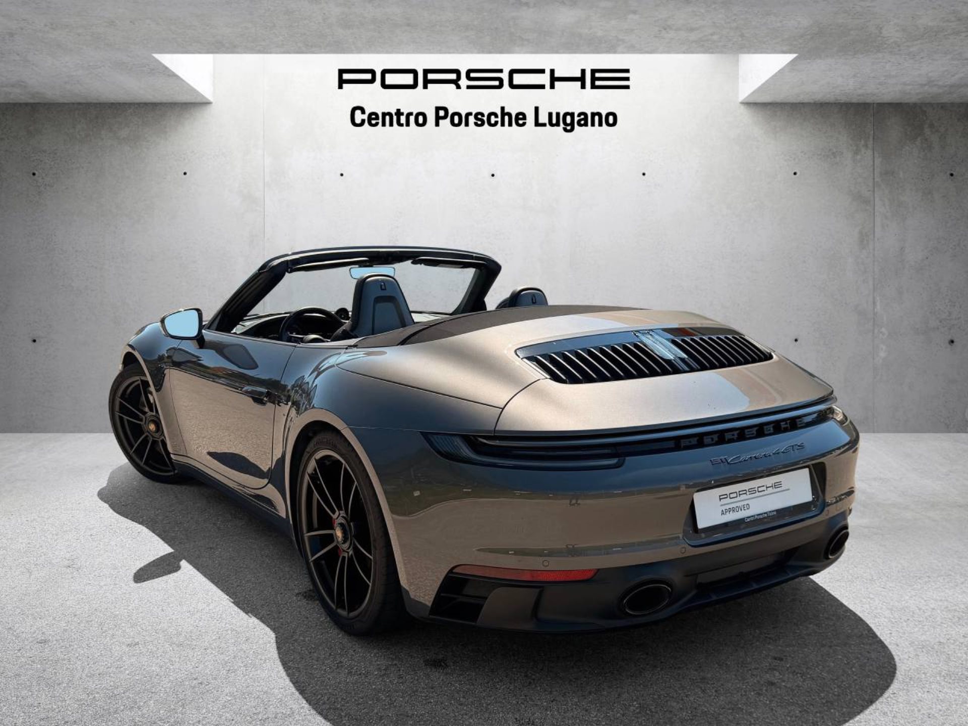 PORSCHE 911 Carrera 4 GTS Cabriolet (MY23)-image-2