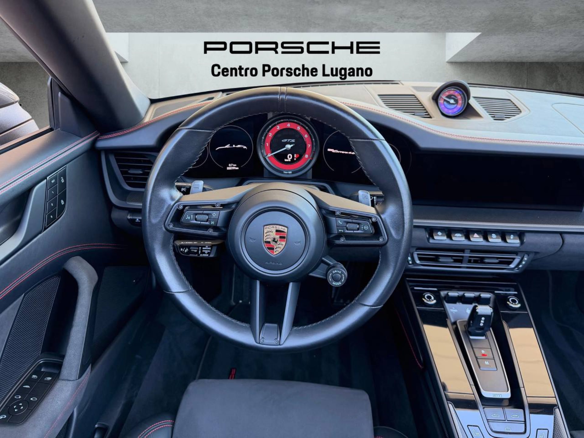 PORSCHE 911 Carrera 4 GTS Cabriolet (MY23)-image-13