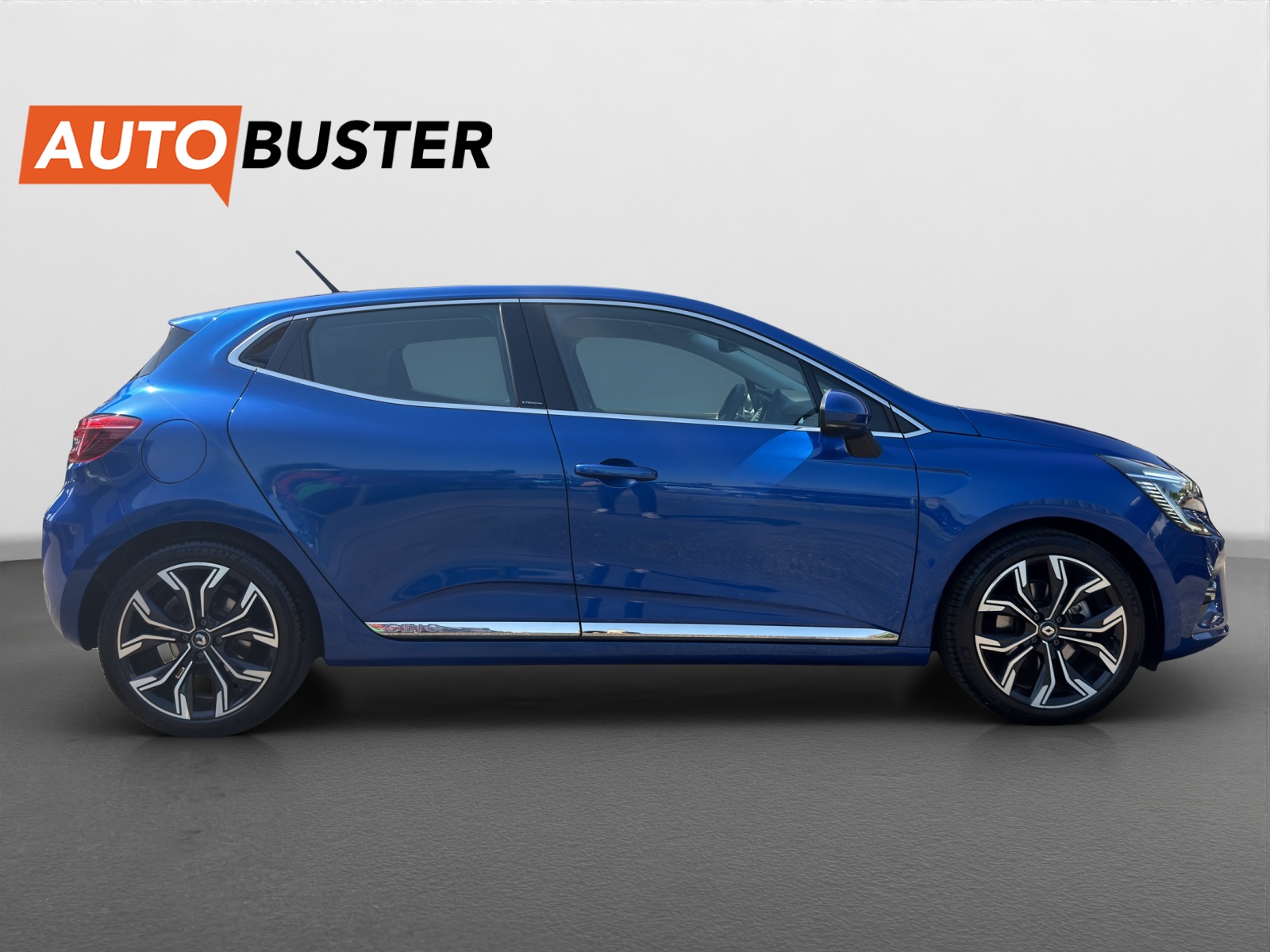 RENAULT Clio 1.6 E-Tech Intens-image-5
