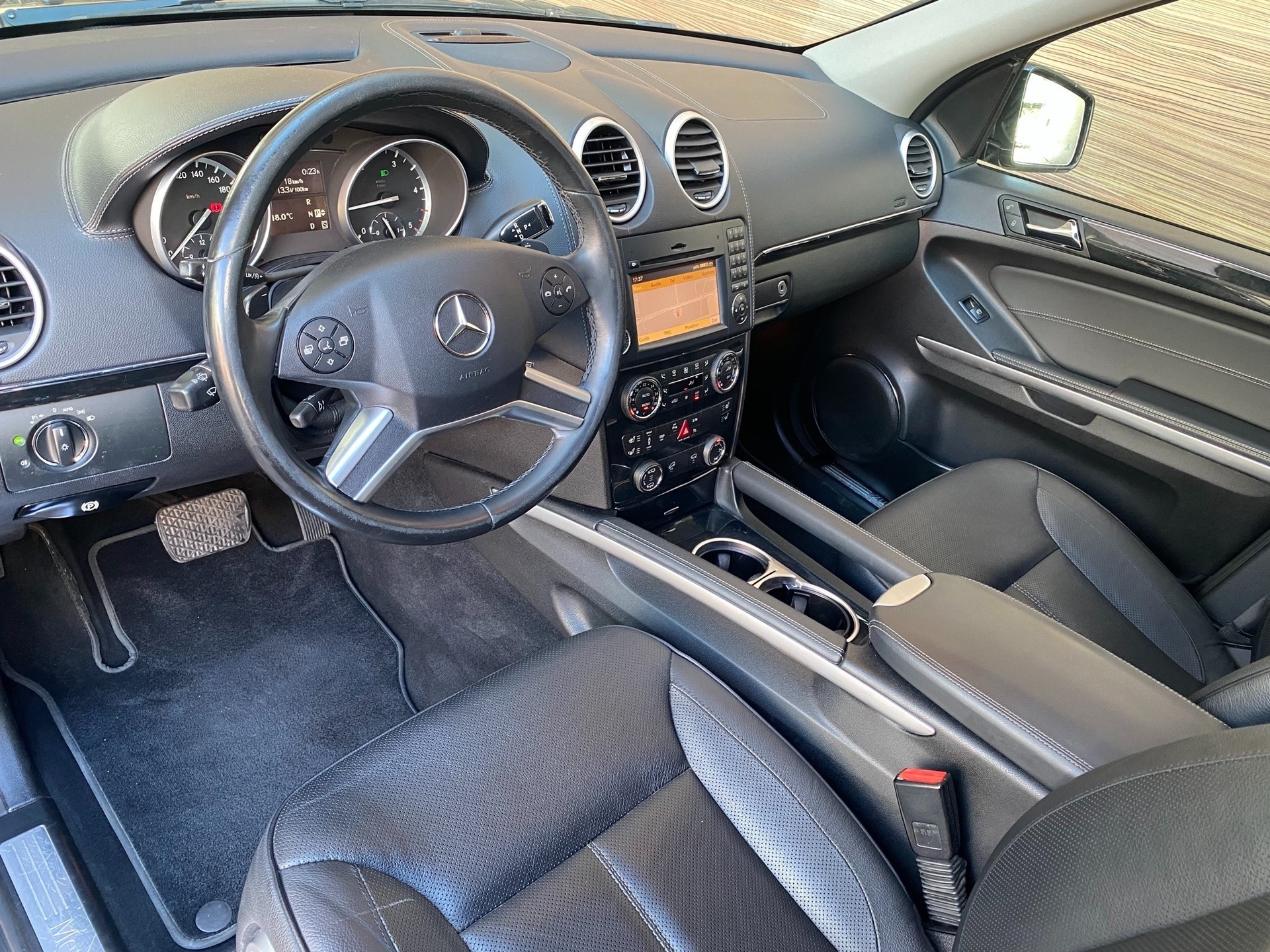 MERCEDES-BENZ GL 350 V6 CDI BlueTec-image-2