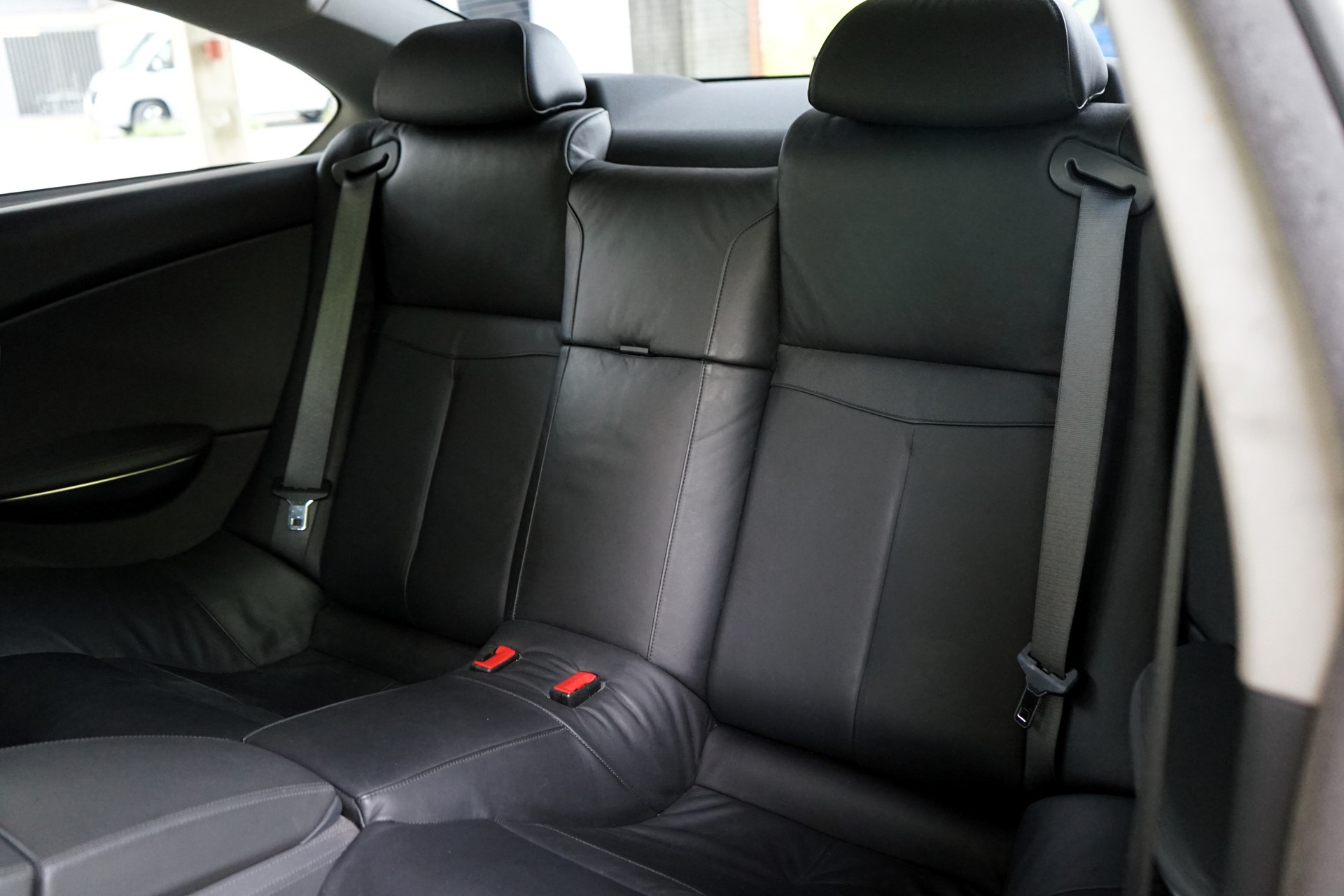 BMW 645i-image-9