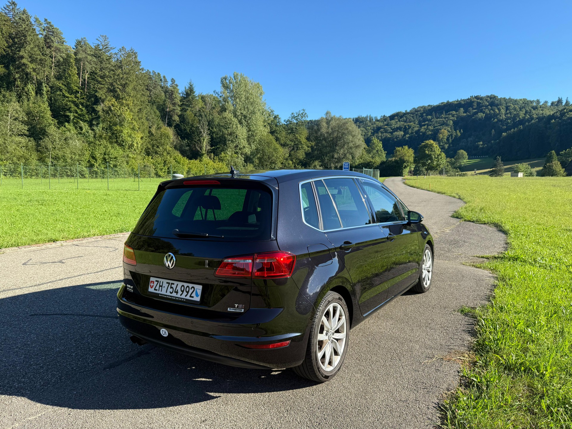 VW Golf Sportsvan 1.4 TSI Highline DSG-image-2