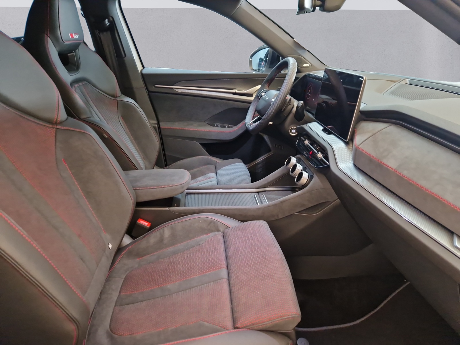 SKODA Kodiaq 2.0 TSI RS 4x4-image-12