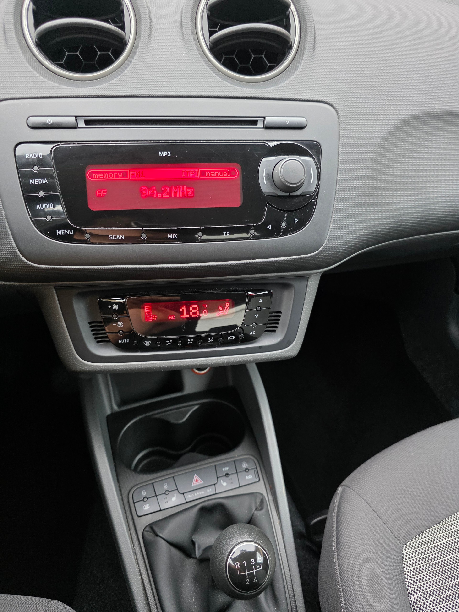 SEAT Ibiza 1.6 Style-image-8
