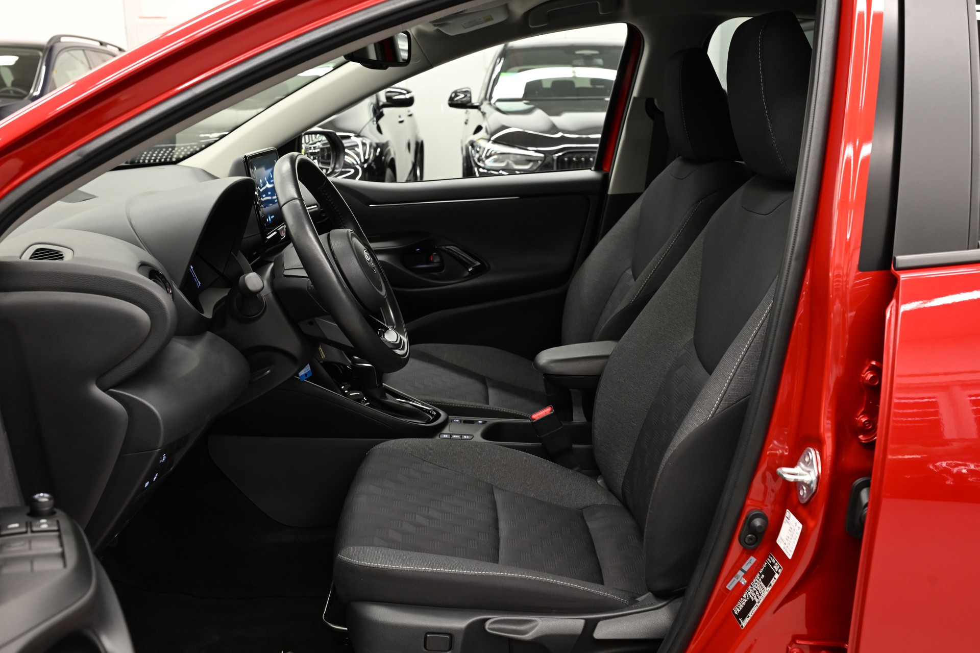 TOYOTA Yaris 1.5 VVT-i HSD Trend-image-9