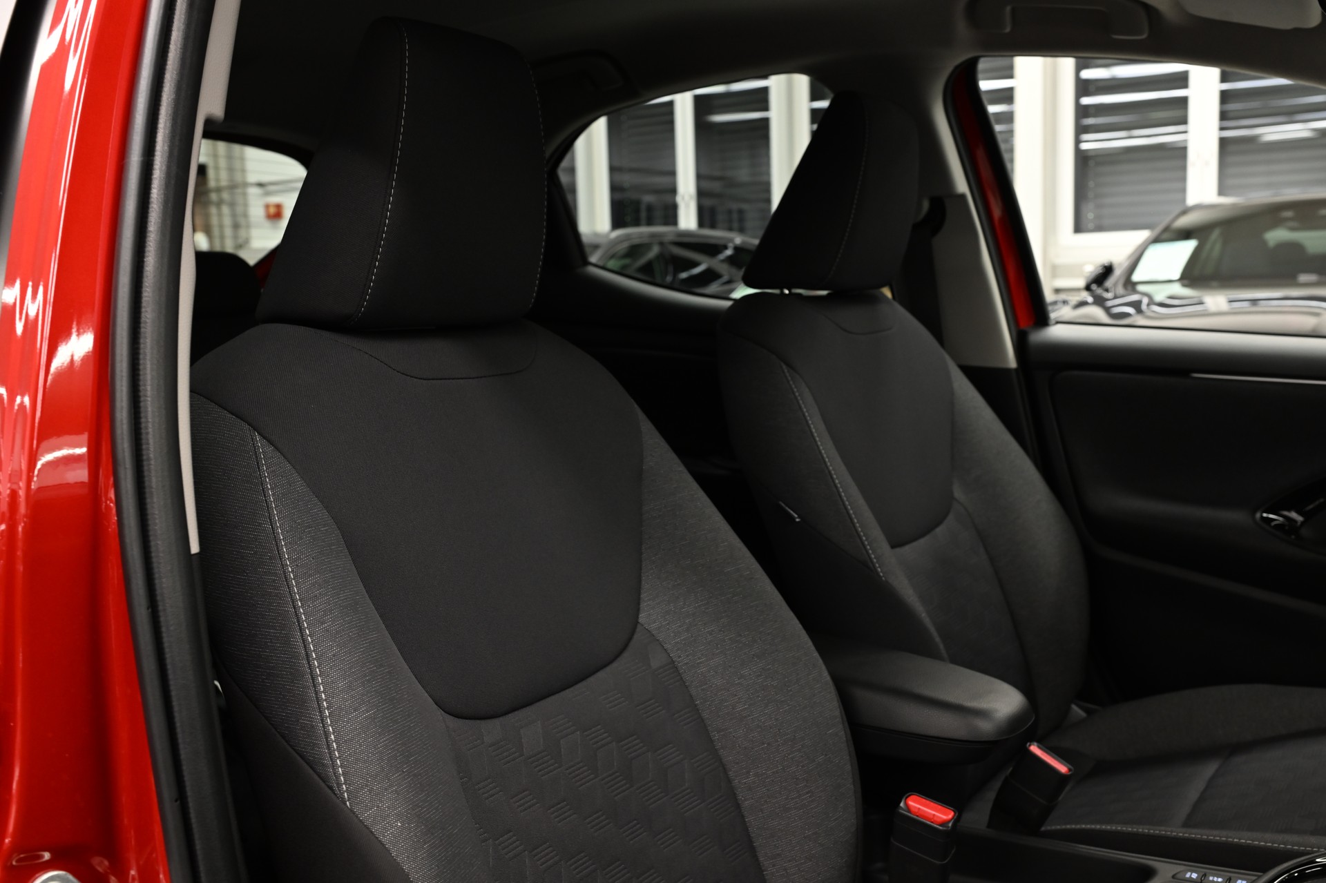 TOYOTA Yaris 1.5 VVT-i HSD Trend-image-16