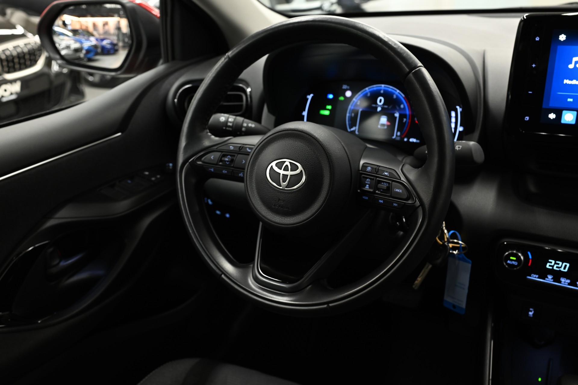 TOYOTA Yaris 1.5 VVT-i HSD Trend-image-12