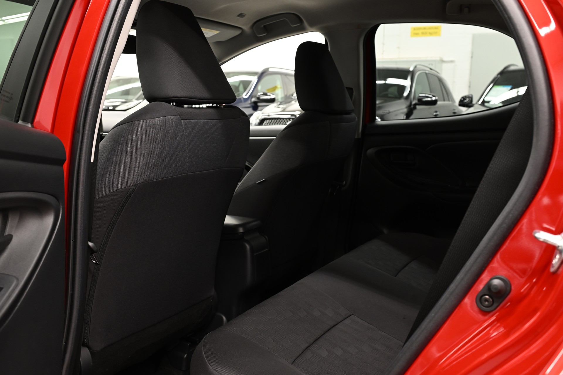 TOYOTA Yaris 1.5 VVT-i HSD Trend-image-15