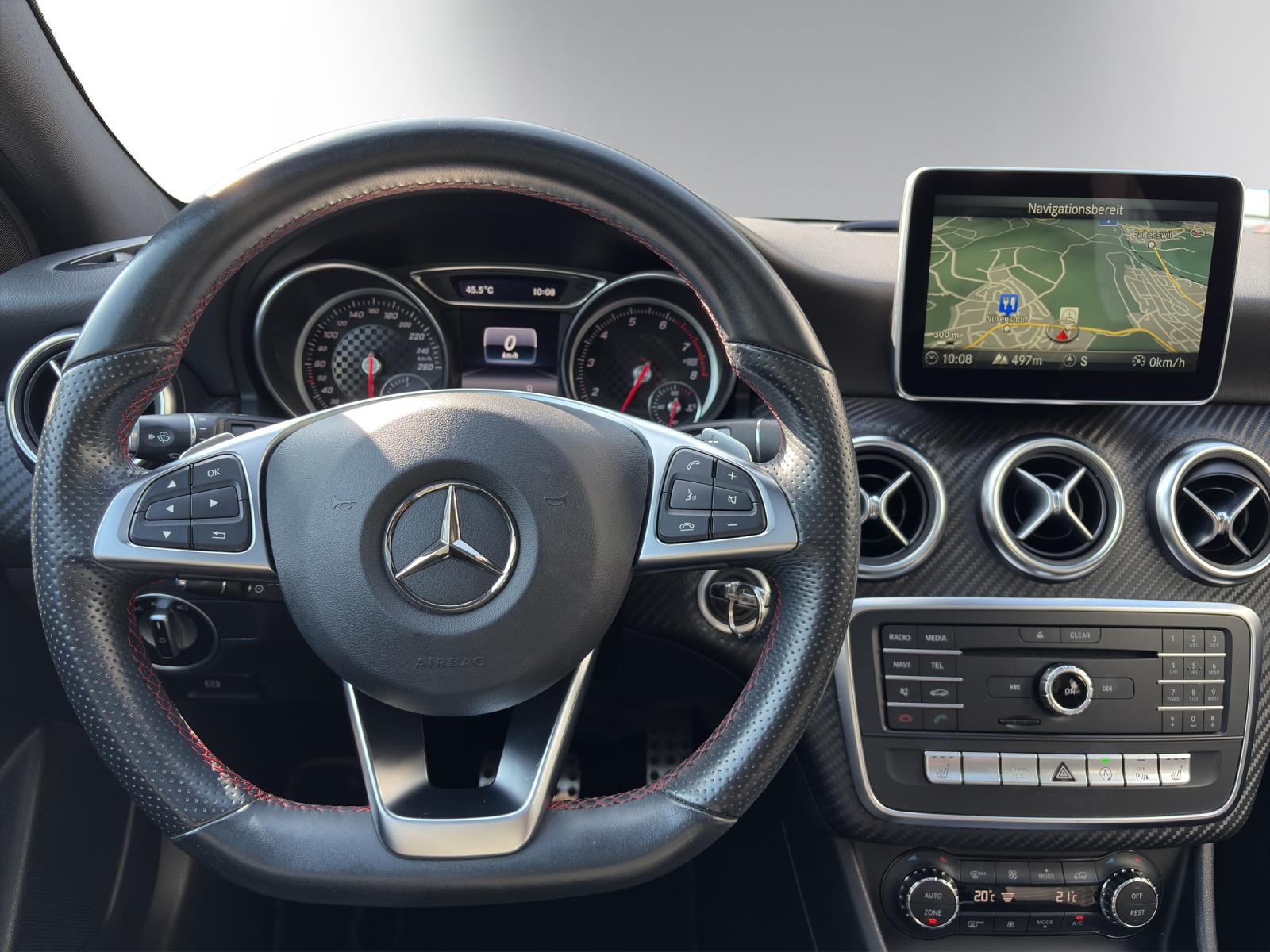 MERCEDES-BENZ A 250 AMG Line 4Matic 7G-DCT-image-13