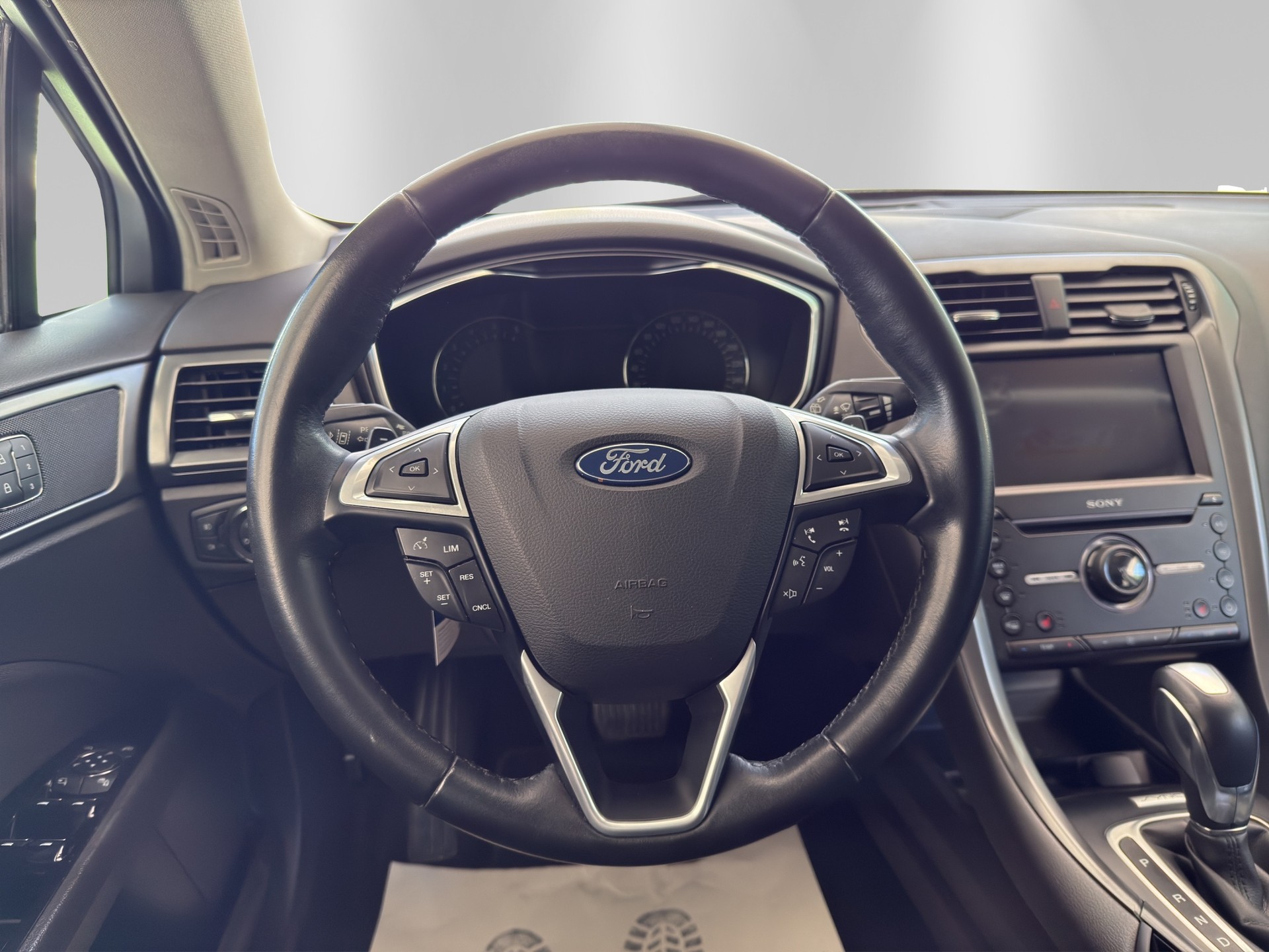 FORD Mondeo 2.0 TDCi Business Plus PowerShift-image-9