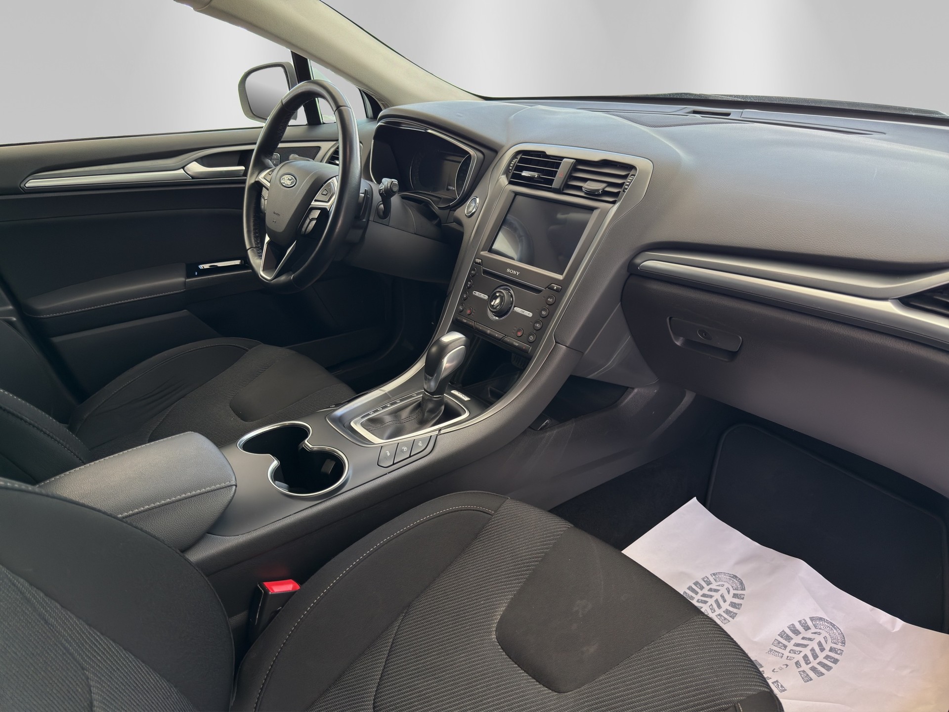 FORD Mondeo 2.0 TDCi Business Plus PowerShift-image-10