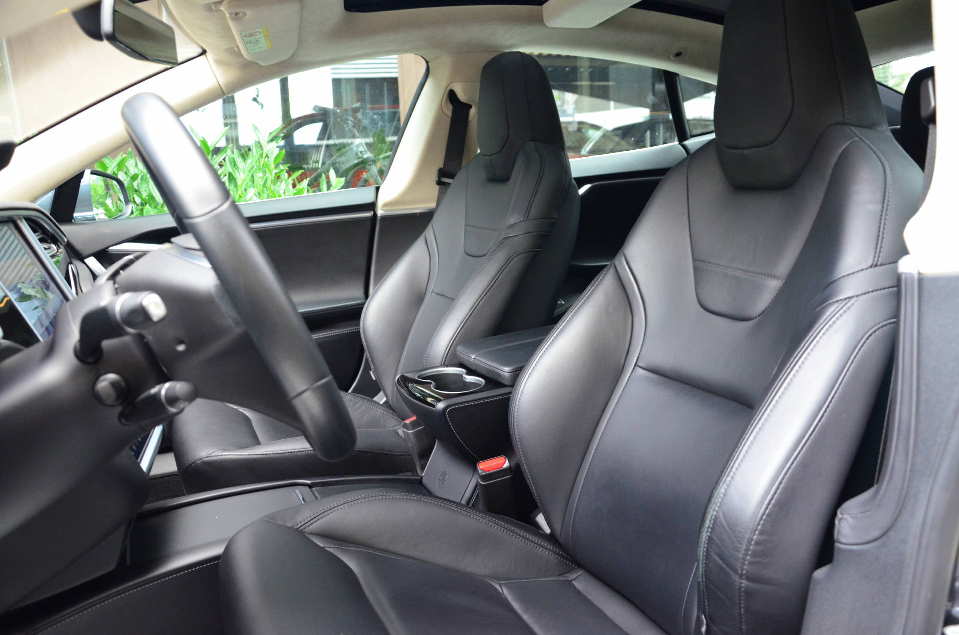 TESLA Model S 90 D Lifetime Free Supercharger-image-10