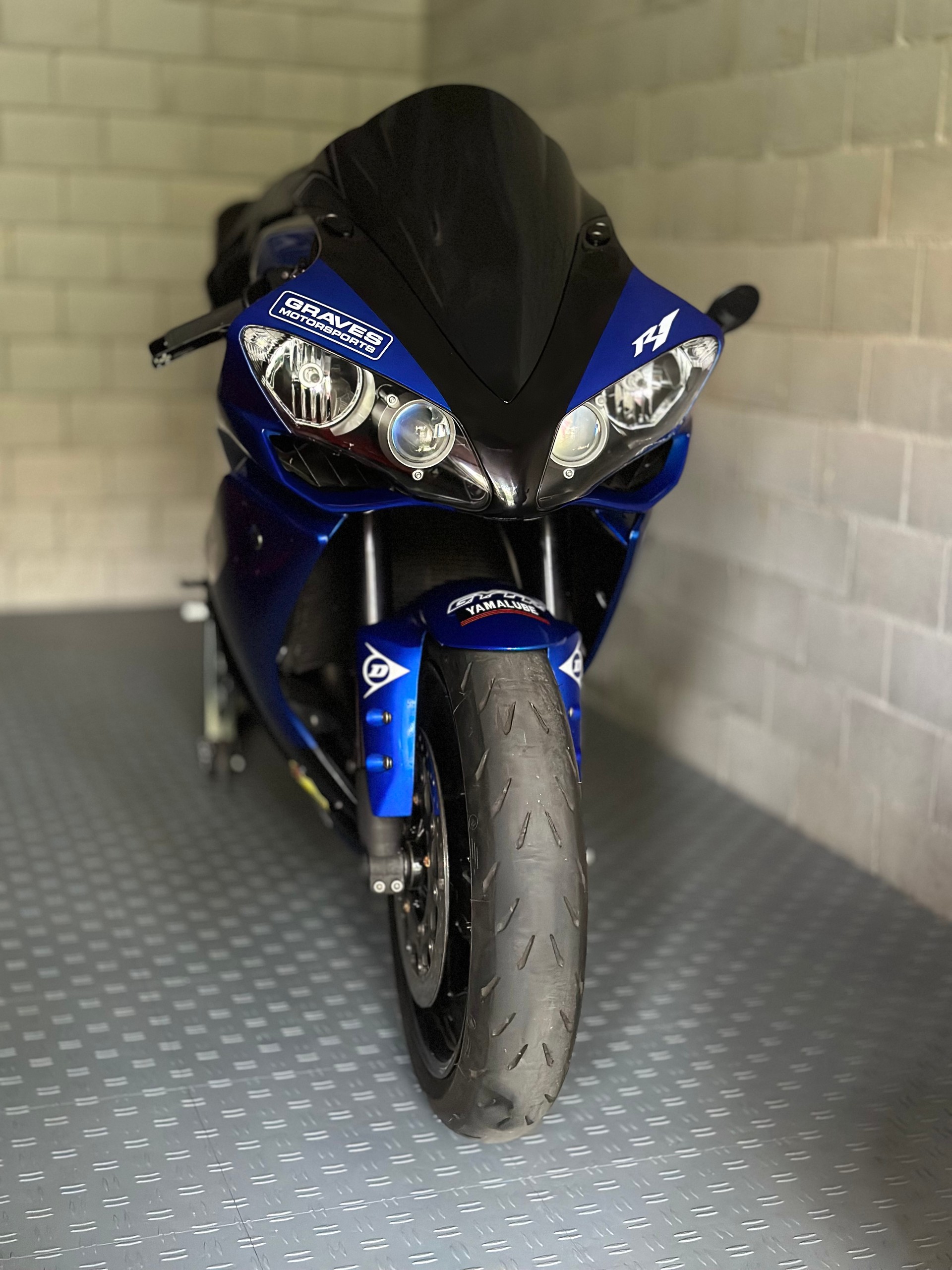 YAMAHA YZF-R1-image-3